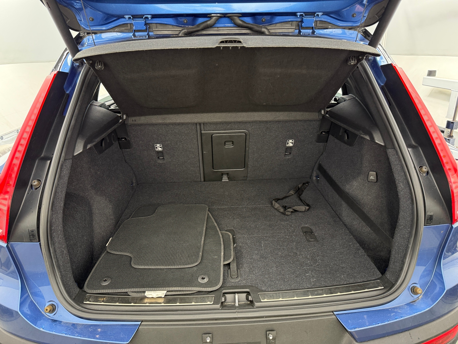 Thumbnail: 2019 Volvo XC40 - 6