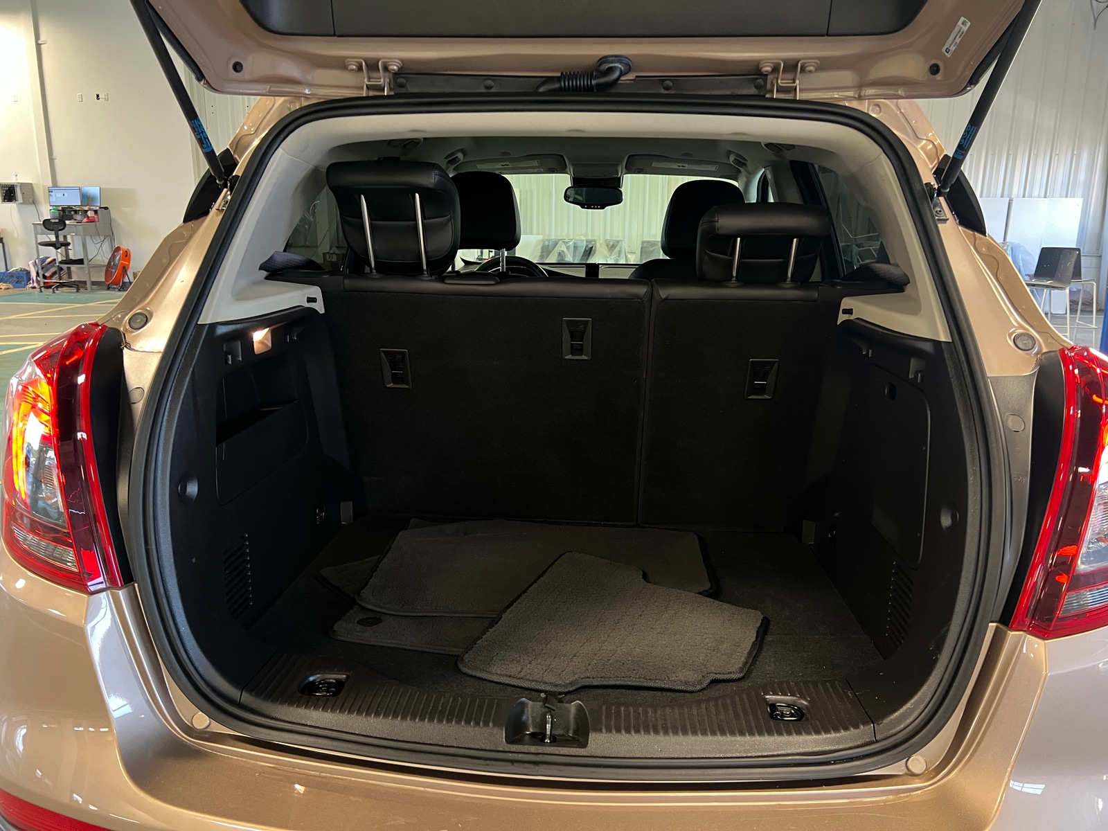 Thumbnail: 2019 Buick Encore - 6