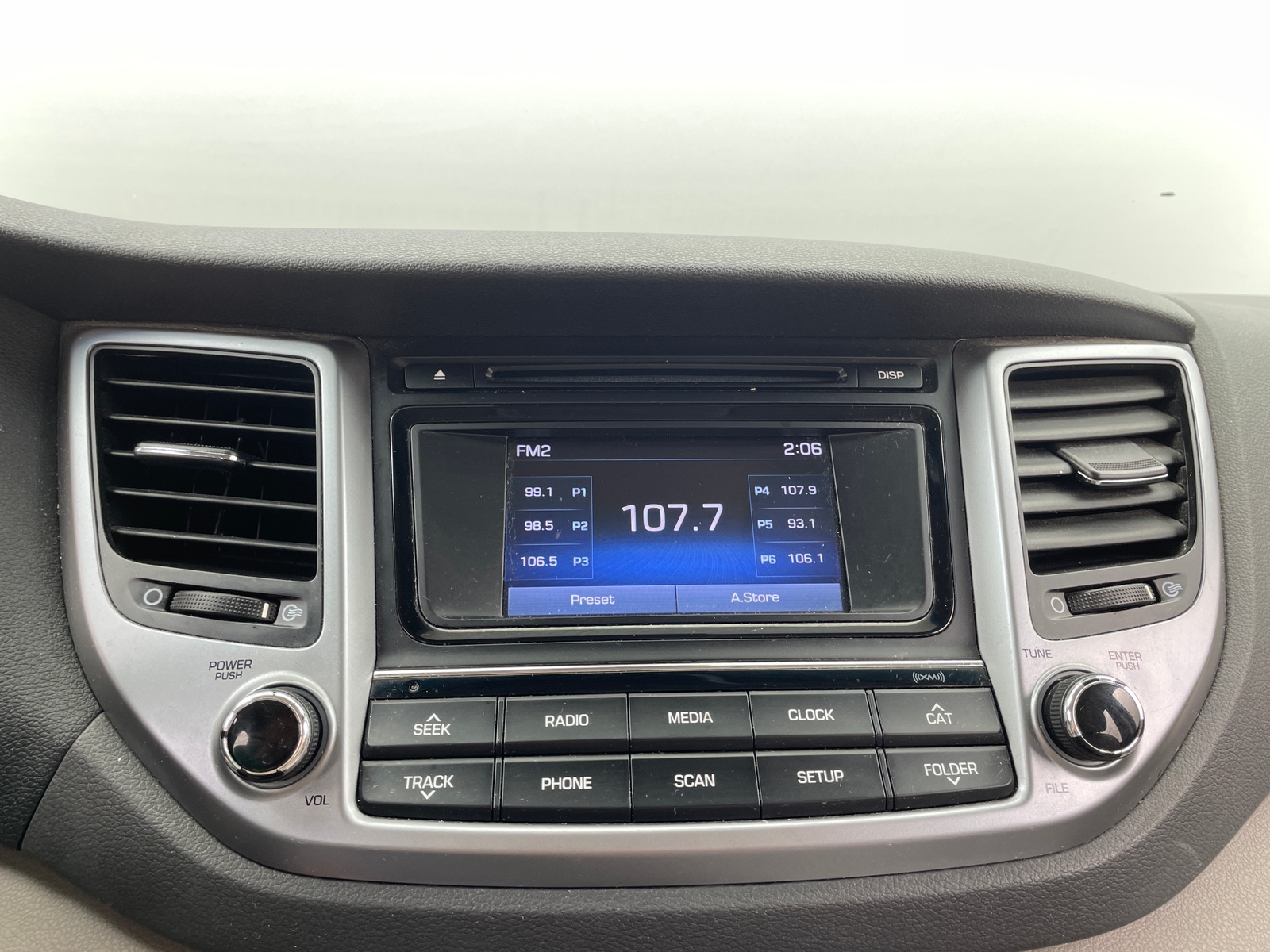 Thumbnail: 2017 Hyundai Tucson - 4