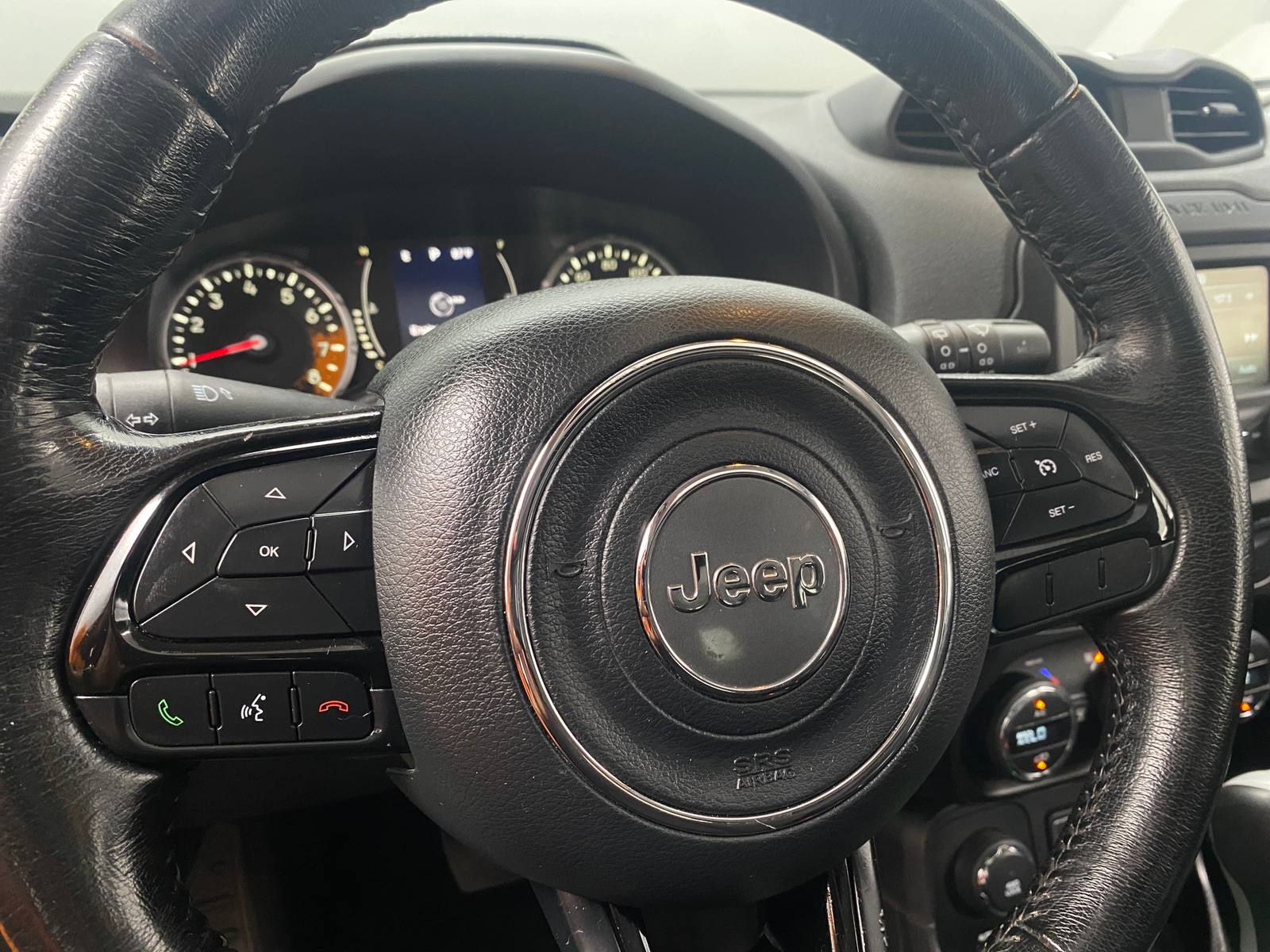 Thumbnail: 2016 Jeep Renegade - 5