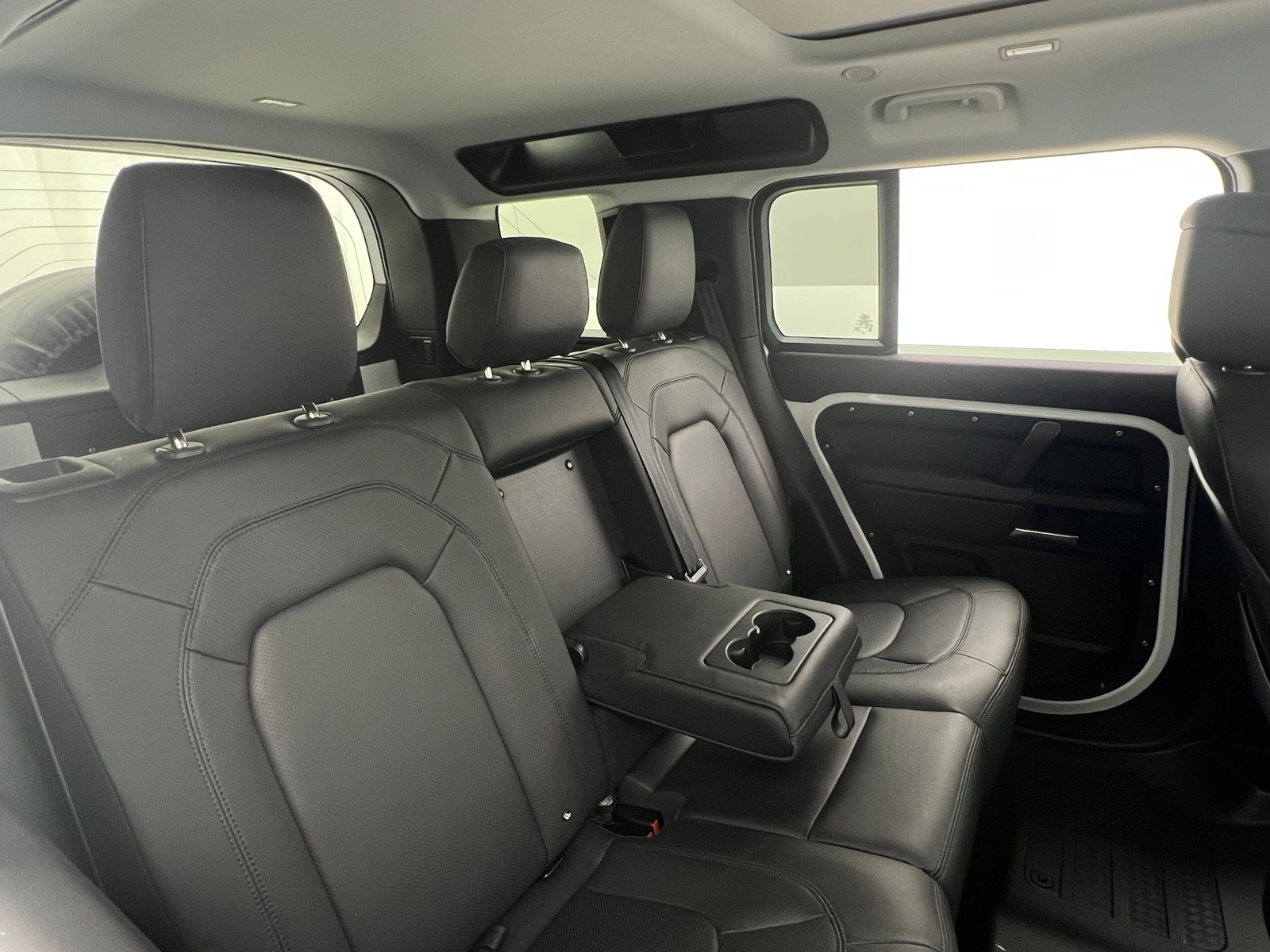 Thumbnail: 2025 Land Rover Defender - 5