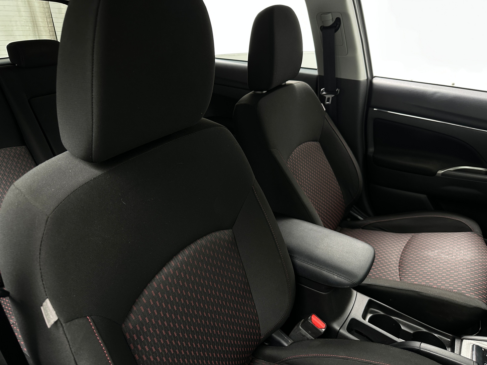 Thumbnail: 2019 Mitsubishi Outlander Sport - 2