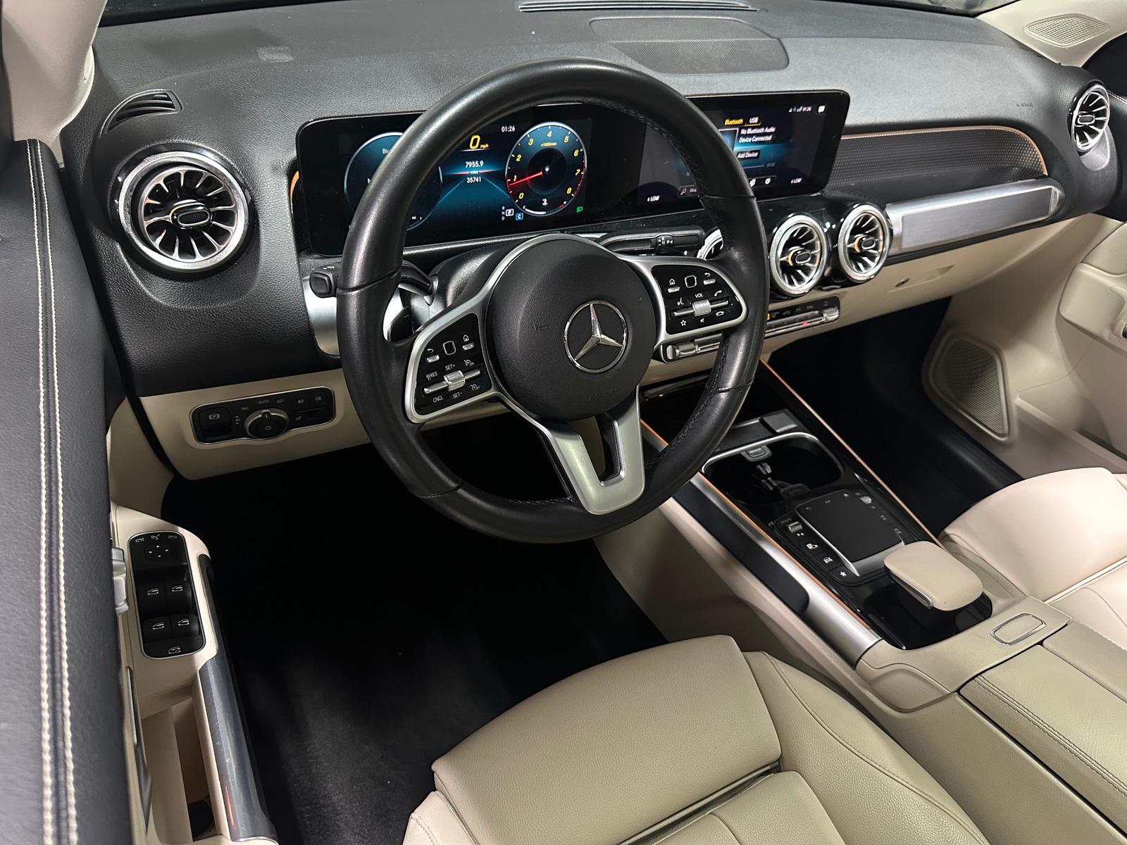 Thumbnail: 2022 Mercedes-Benz GLB - 2