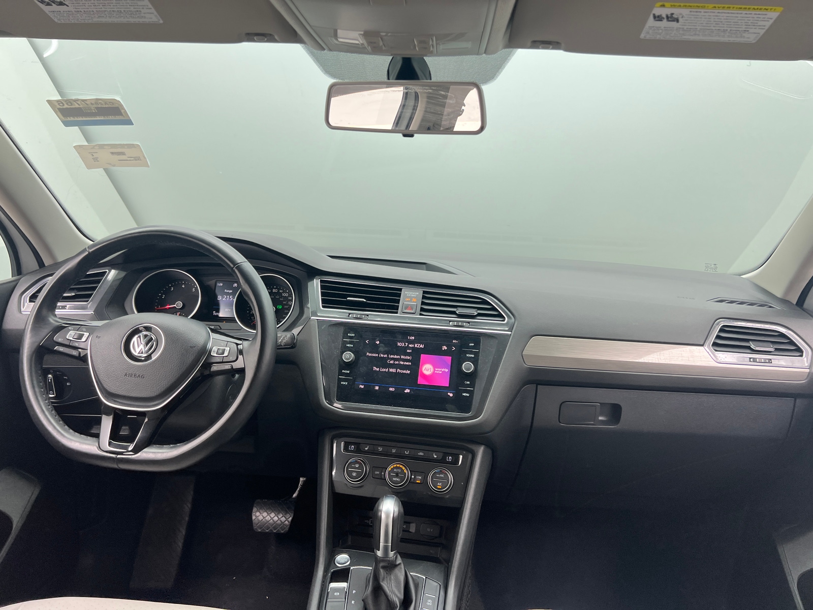 Thumbnail: 2018 Volkswagen Tiguan - 2