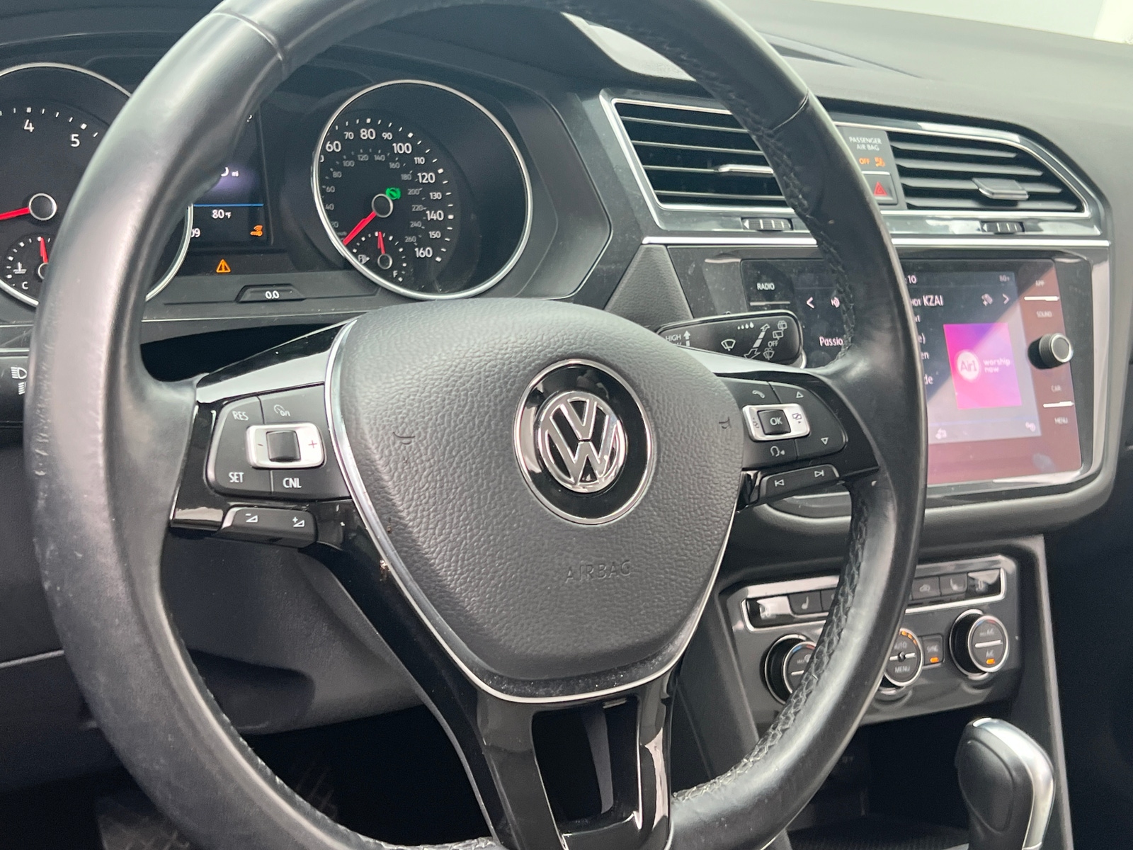 Thumbnail: 2018 Volkswagen Tiguan - 4