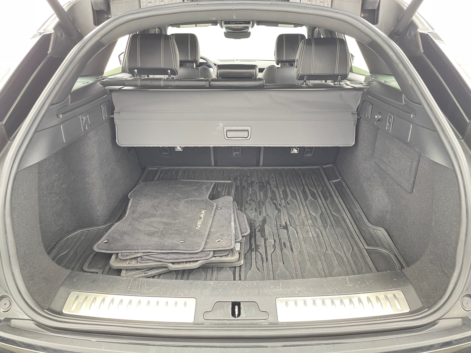 Thumbnail: 2019 Land Rover Range Rover Velar - 6