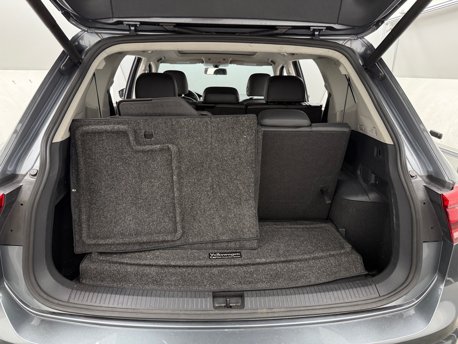 Thumbnail: 2018 Volkswagen Tiguan - 6