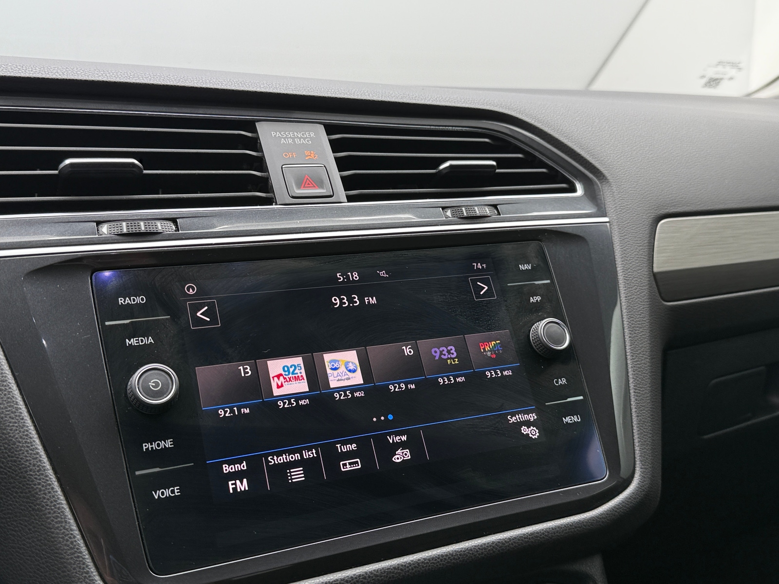 Thumbnail: 2018 Volkswagen Tiguan - 3