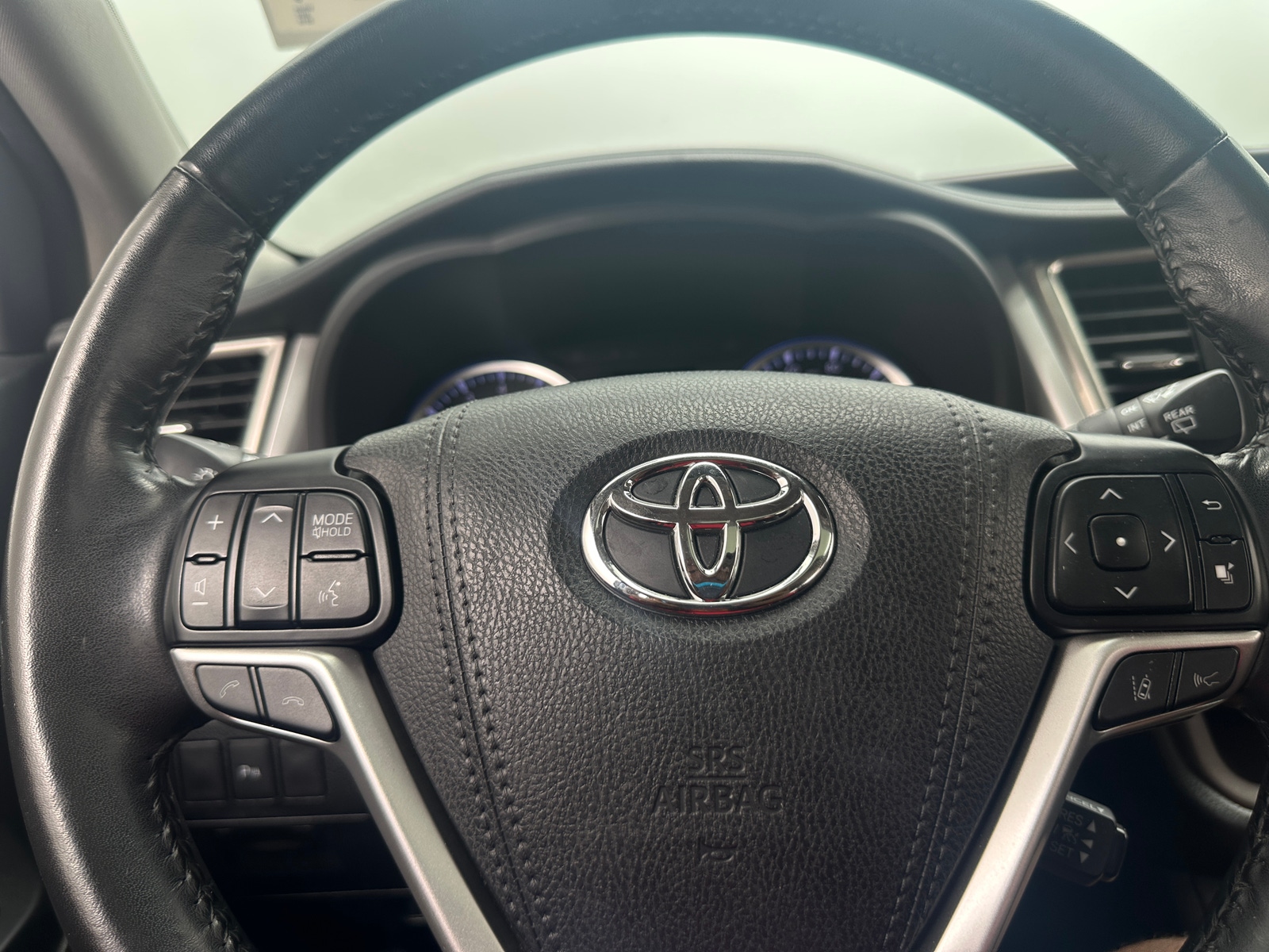 Thumbnail: 2018 Toyota Highlander - 4