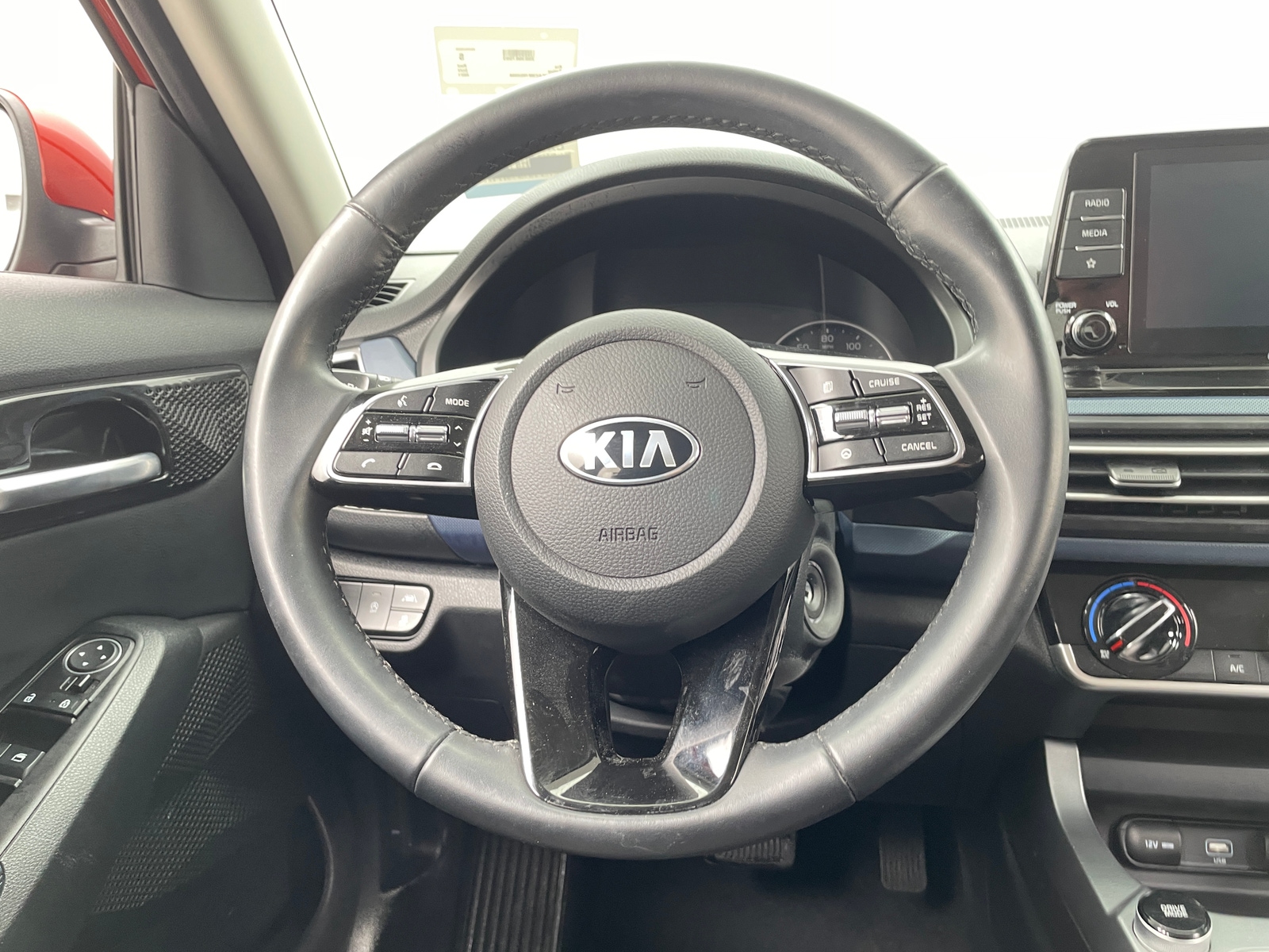 Thumbnail: 2021 Kia Seltos - 4