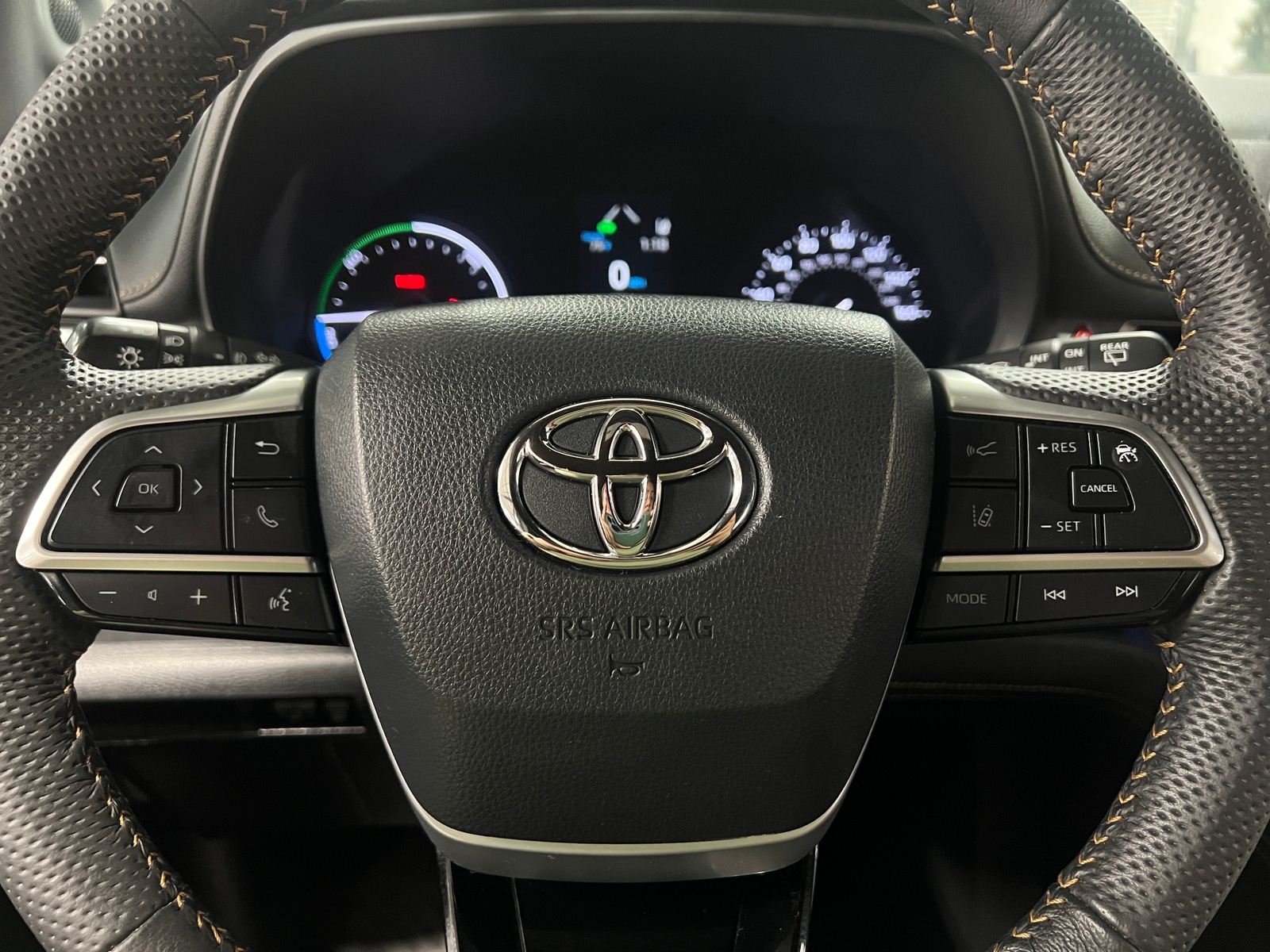 Thumbnail: 2023 Toyota Sienna - 4