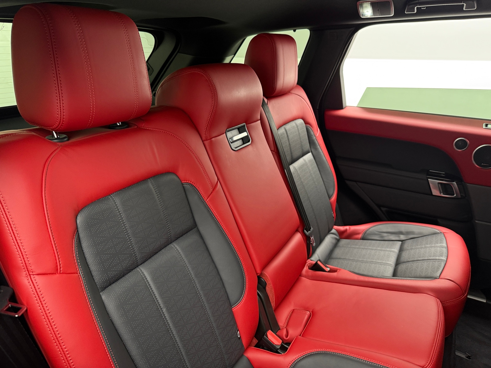 Thumbnail: 2022 Land Rover Range Rover Sport - 5