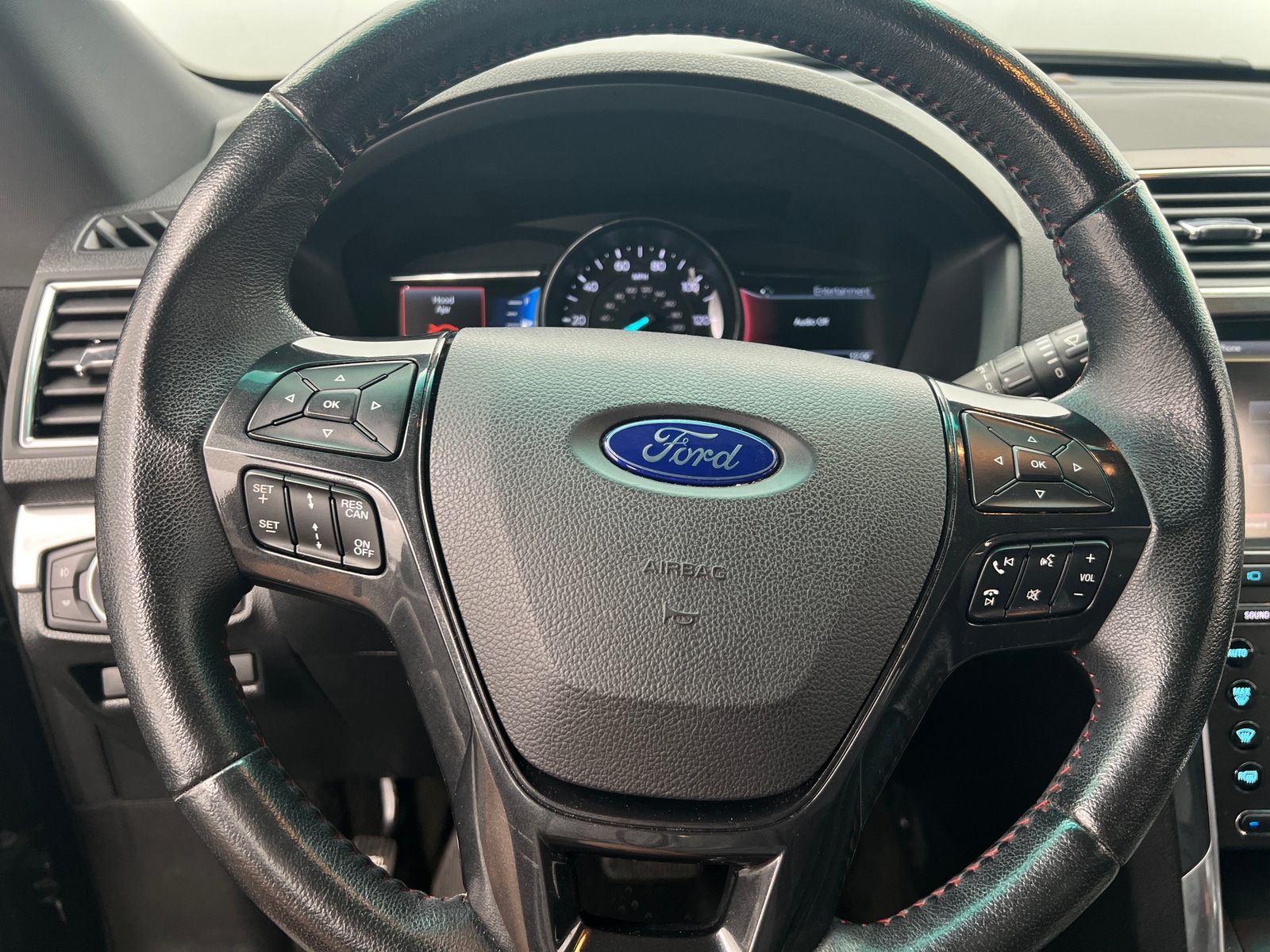 Thumbnail: 2016 Ford Explorer - 4