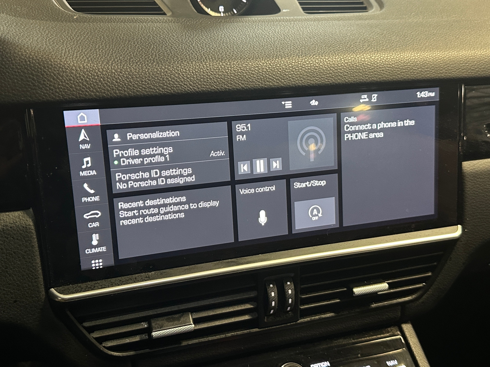 Thumbnail: 2020 Porsche Cayenne - 3