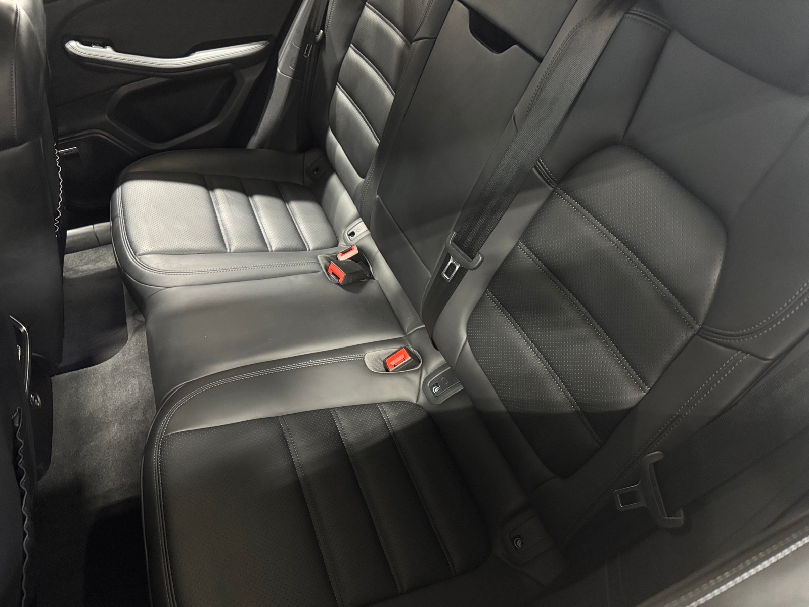 Thumbnail: 2022 Porsche Macan - 5