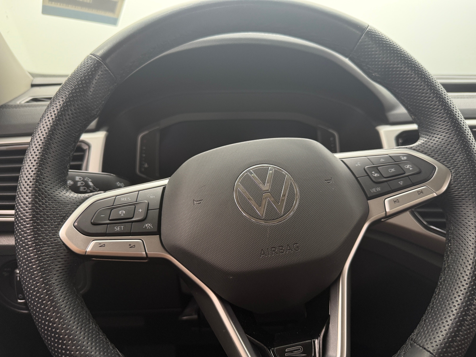 Thumbnail: 2022 Volkswagen Atlas - 4