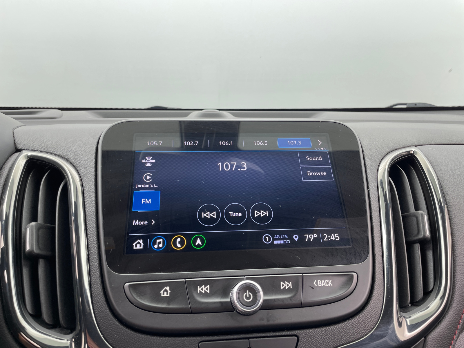 Thumbnail: 2022 Chevrolet Equinox - 4