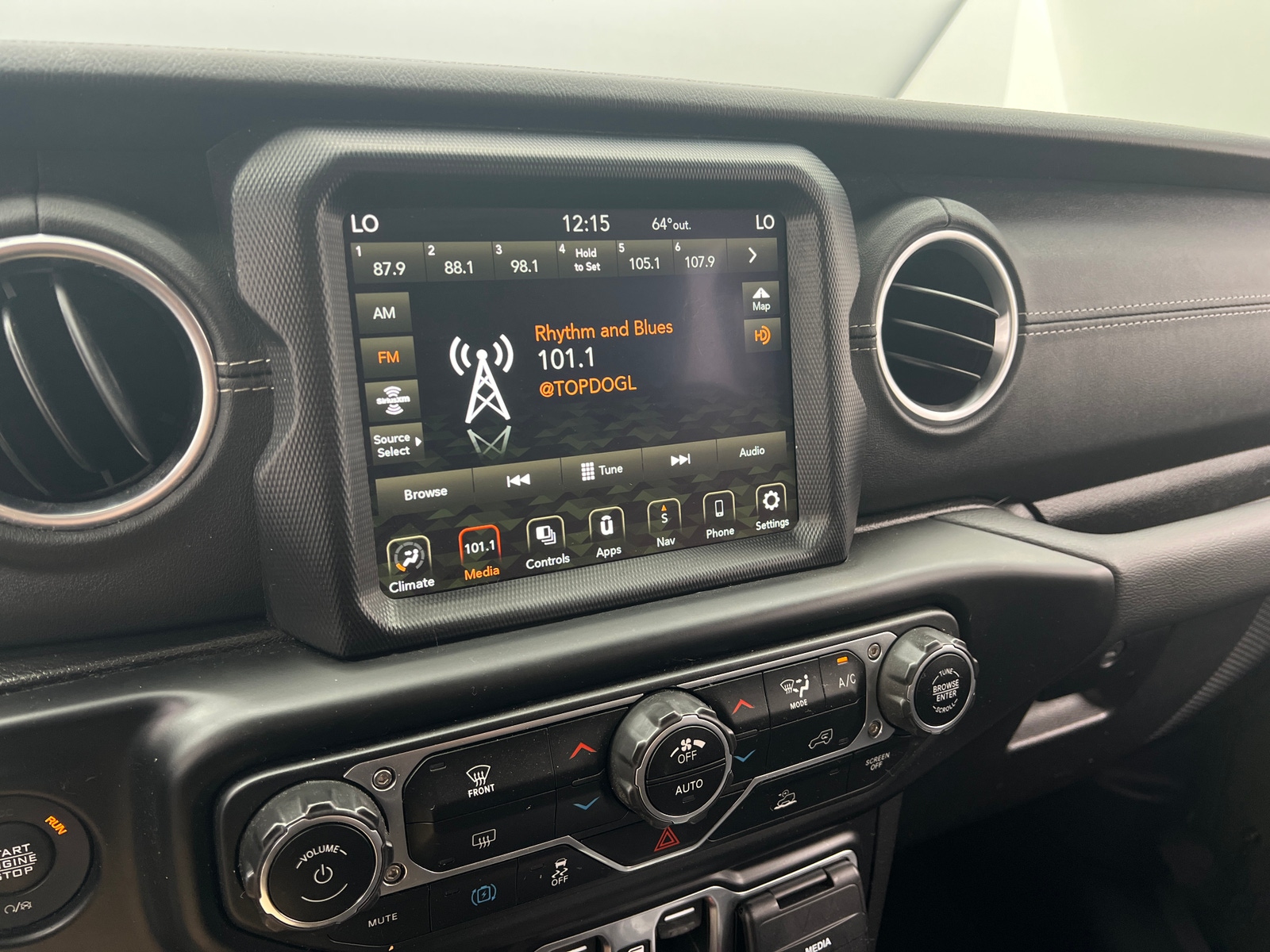 Thumbnail: 2021 Jeep Wrangler - 3