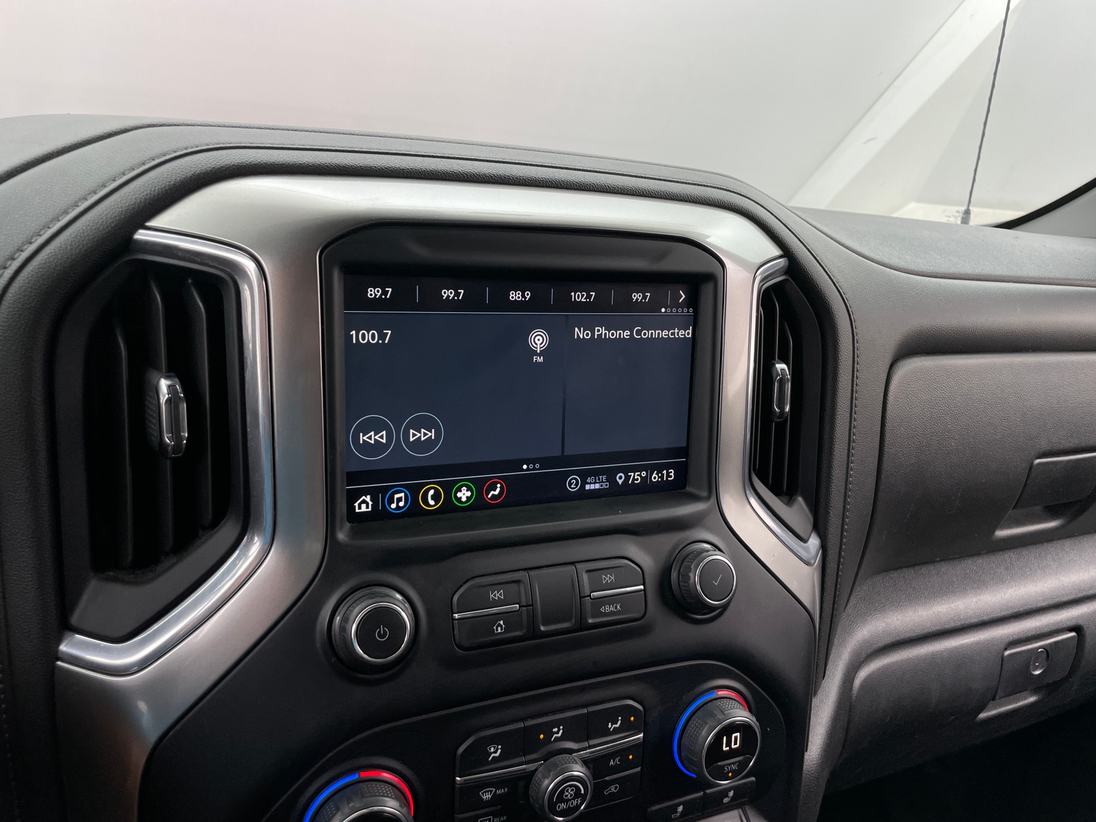 Thumbnail: 2020 Chevrolet Silverado 1500 - 4