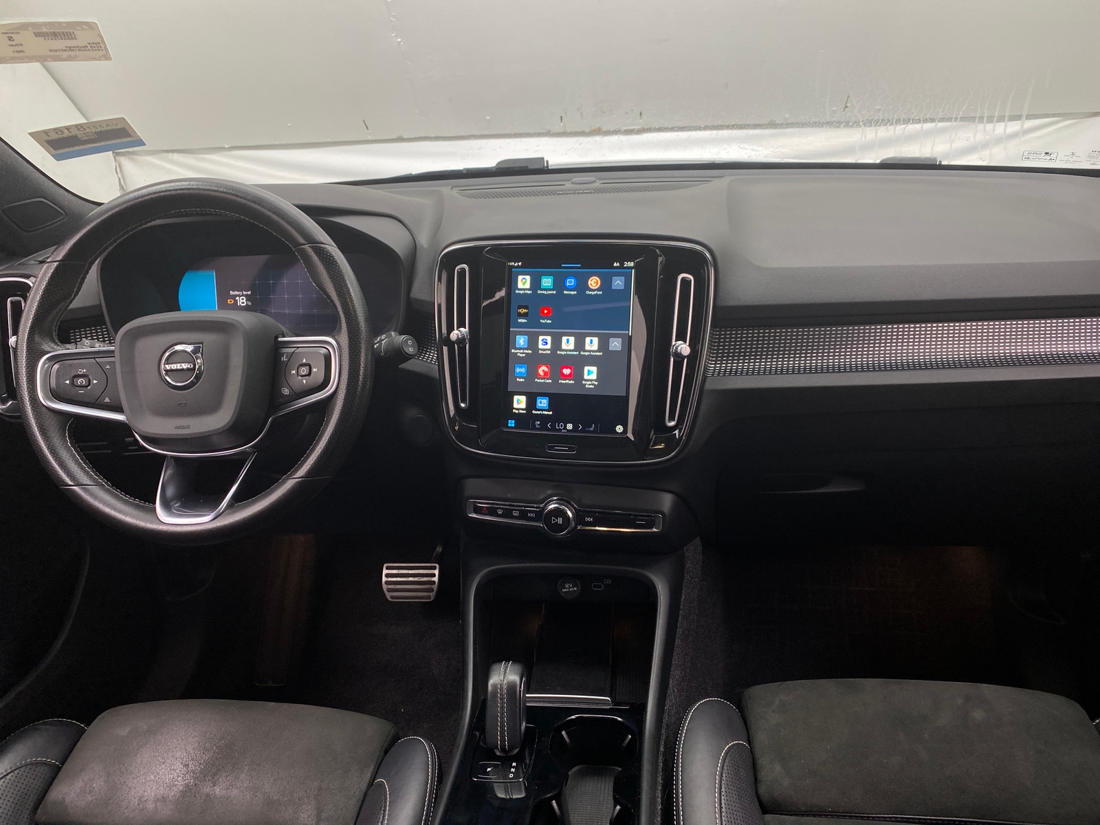 Thumbnail: 2021 Volvo XC40 - 2