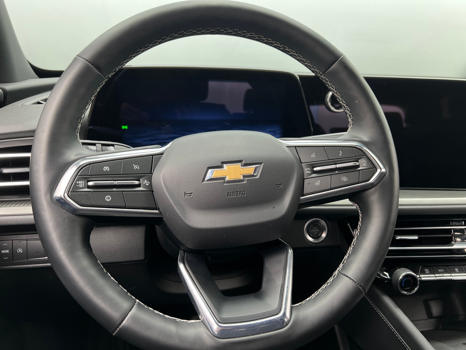 Thumbnail: 2025 Chevrolet Traverse - 5