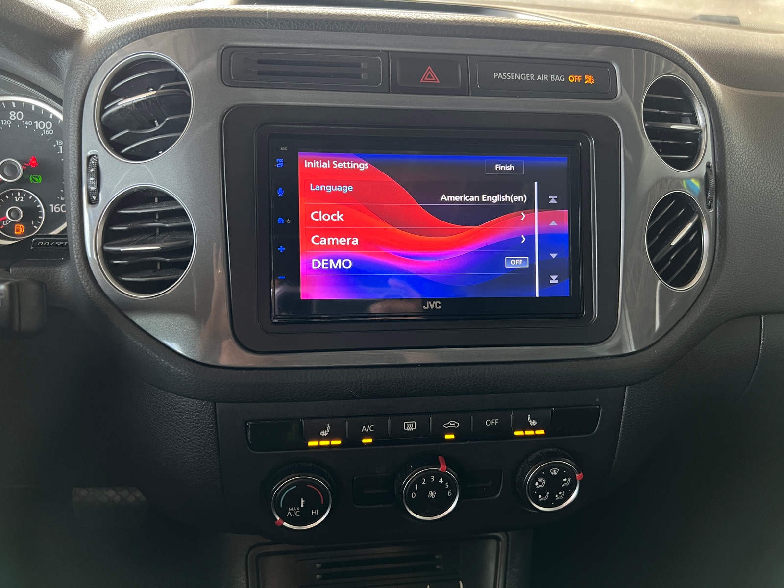 Thumbnail: 2015 Volkswagen Tiguan - 4