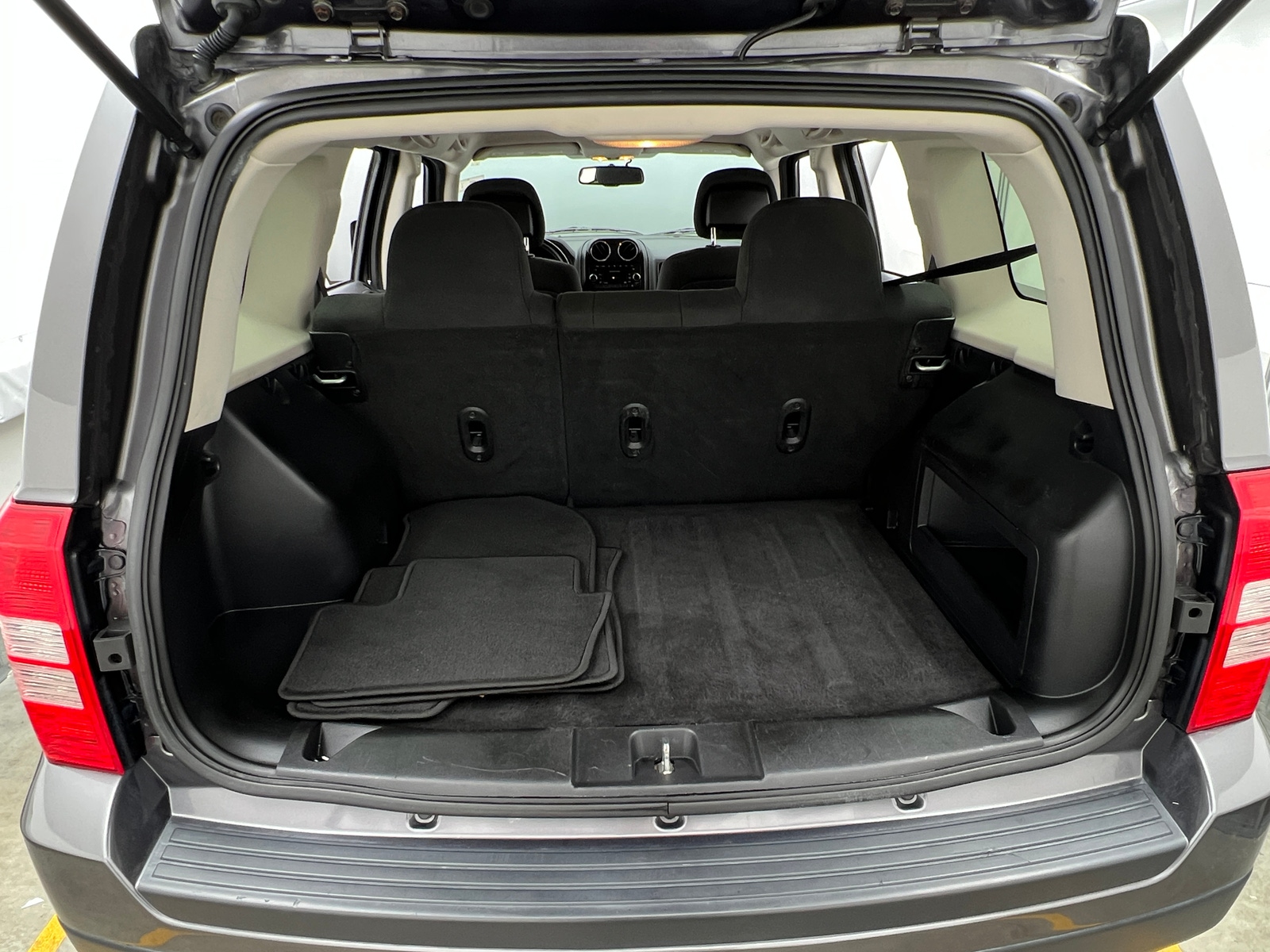 Thumbnail: 2017 Jeep Patriot - 7