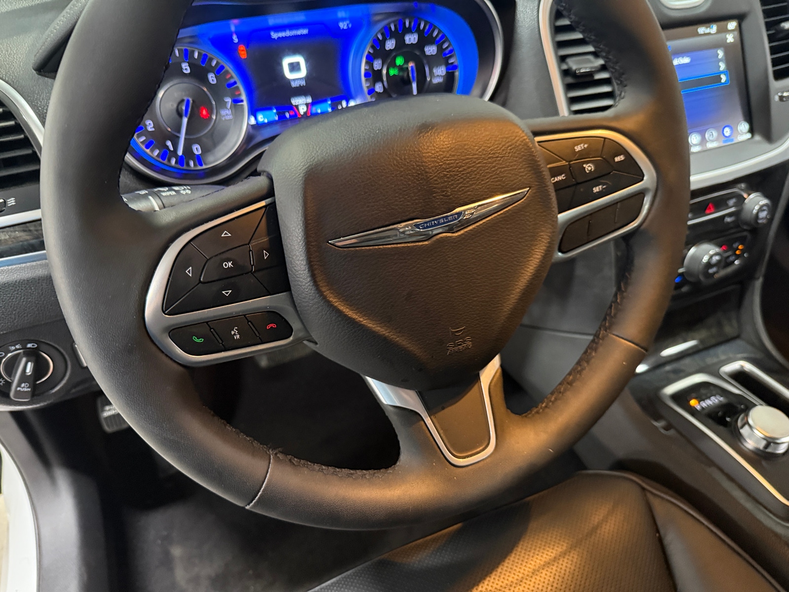 Thumbnail: 2023 Chrysler 300 - 4