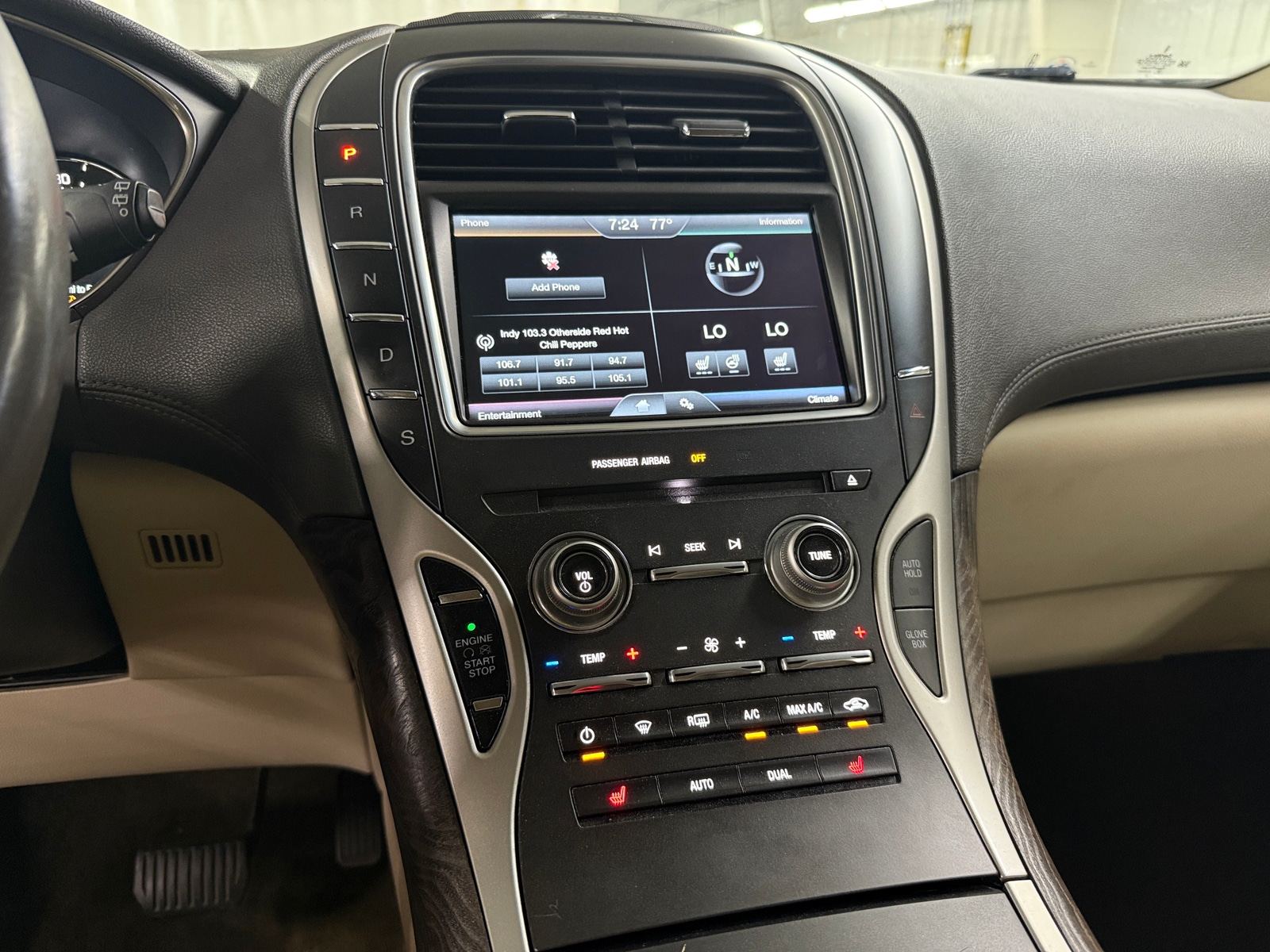 Thumbnail: 2016 Lincoln MKX - 3