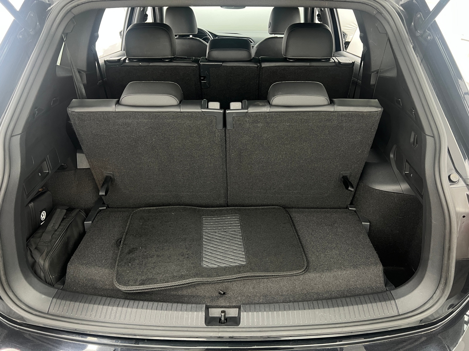 Thumbnail: 2021 Volkswagen Tiguan - 6
