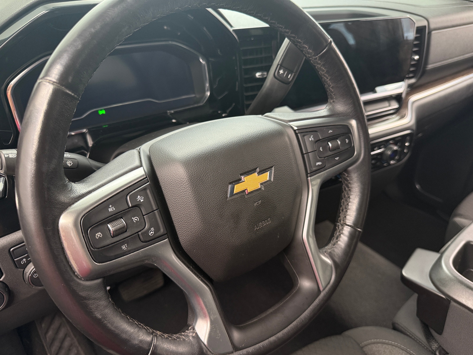 Thumbnail: 2022 Chevrolet Silverado 1500 - 5