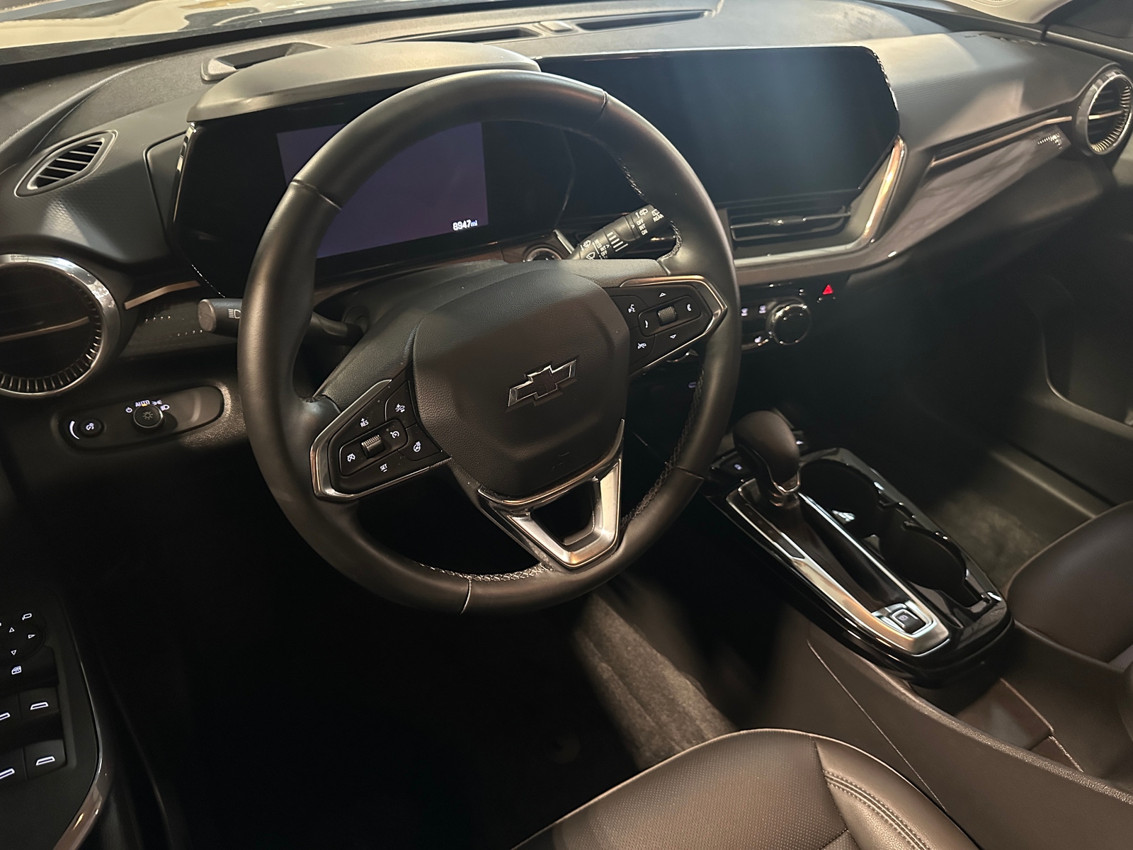 Thumbnail: 2024 Chevrolet Trax - 2