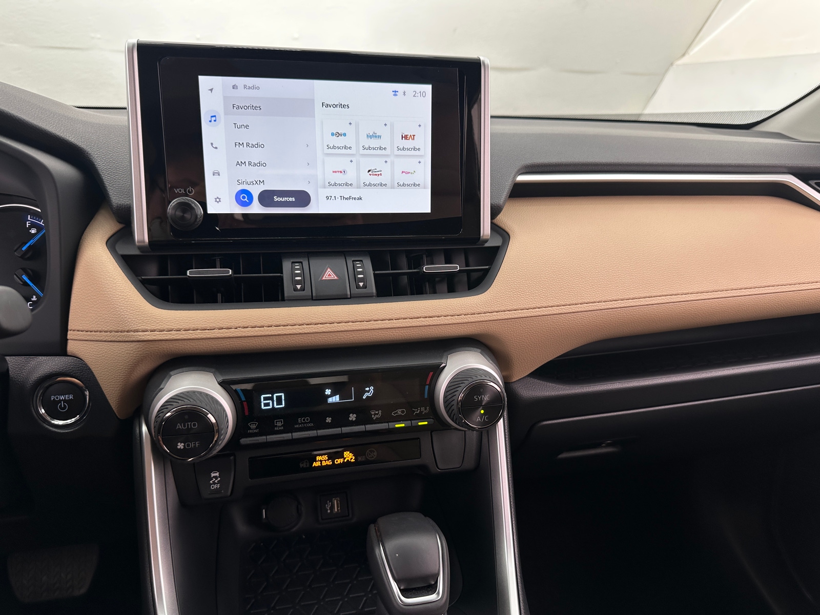 Thumbnail: 2025 Toyota RAV4 - 3