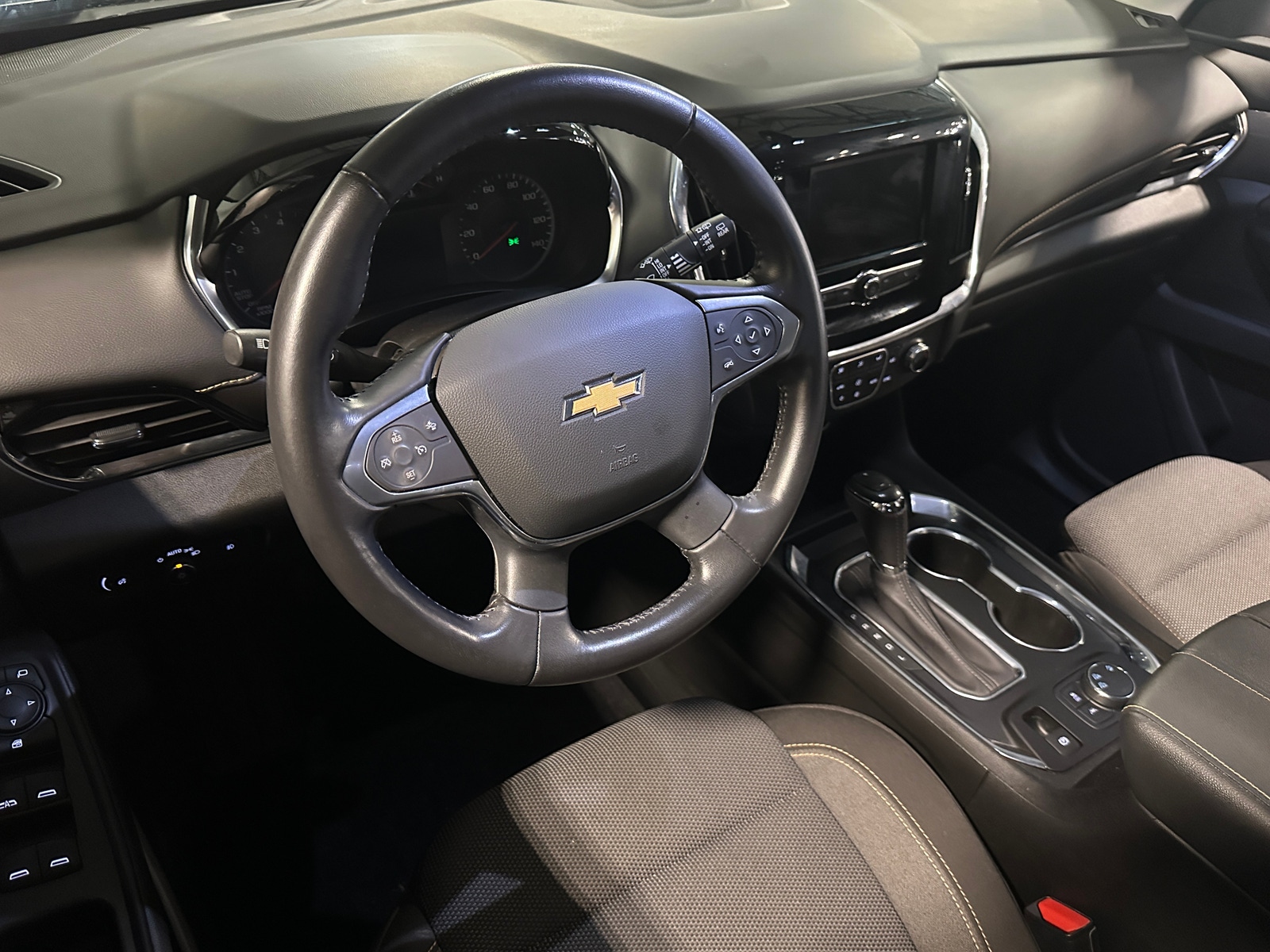 Thumbnail: 2020 Chevrolet Traverse - 3