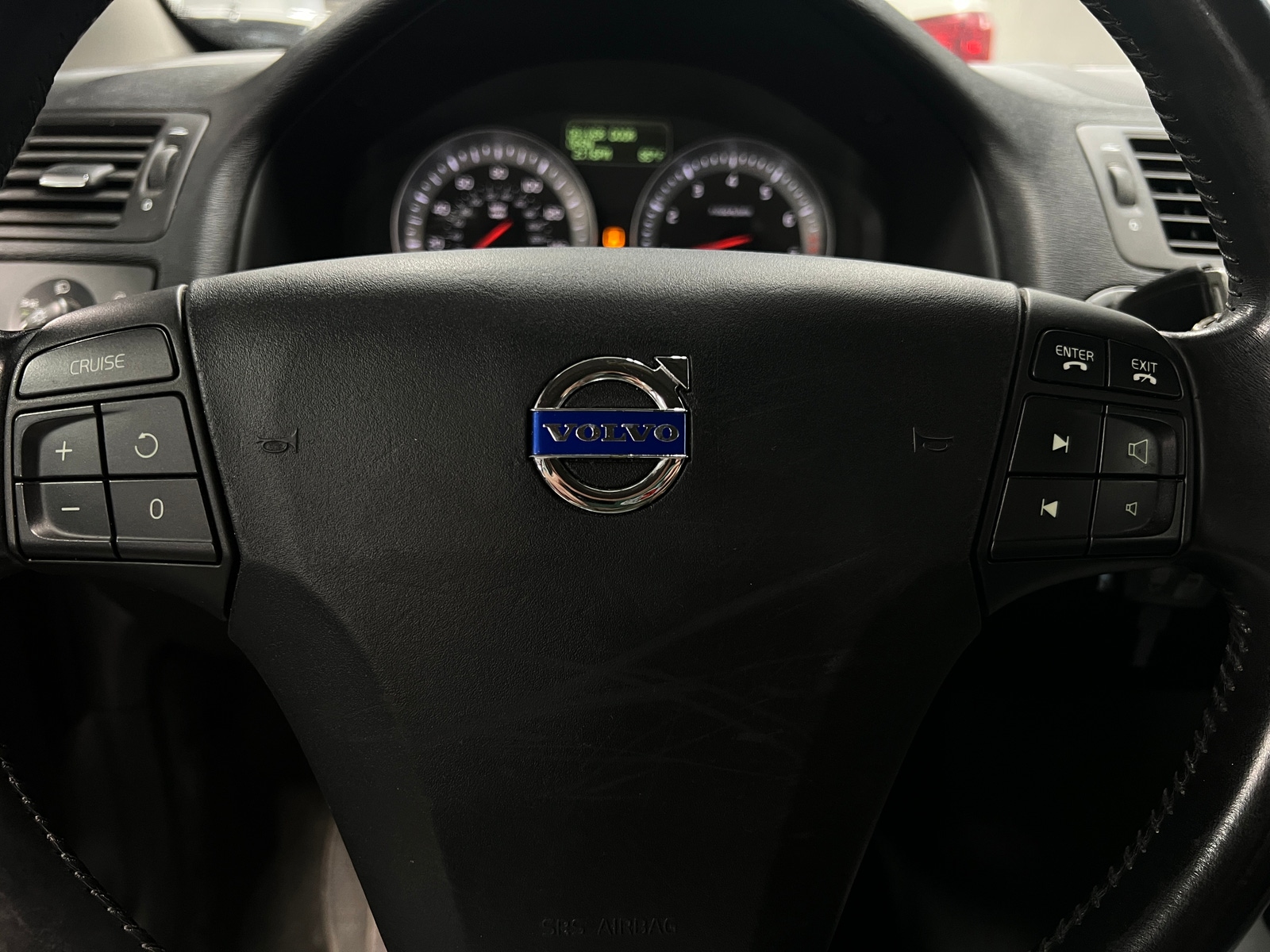 Thumbnail: 2011 Volvo C70 - 4