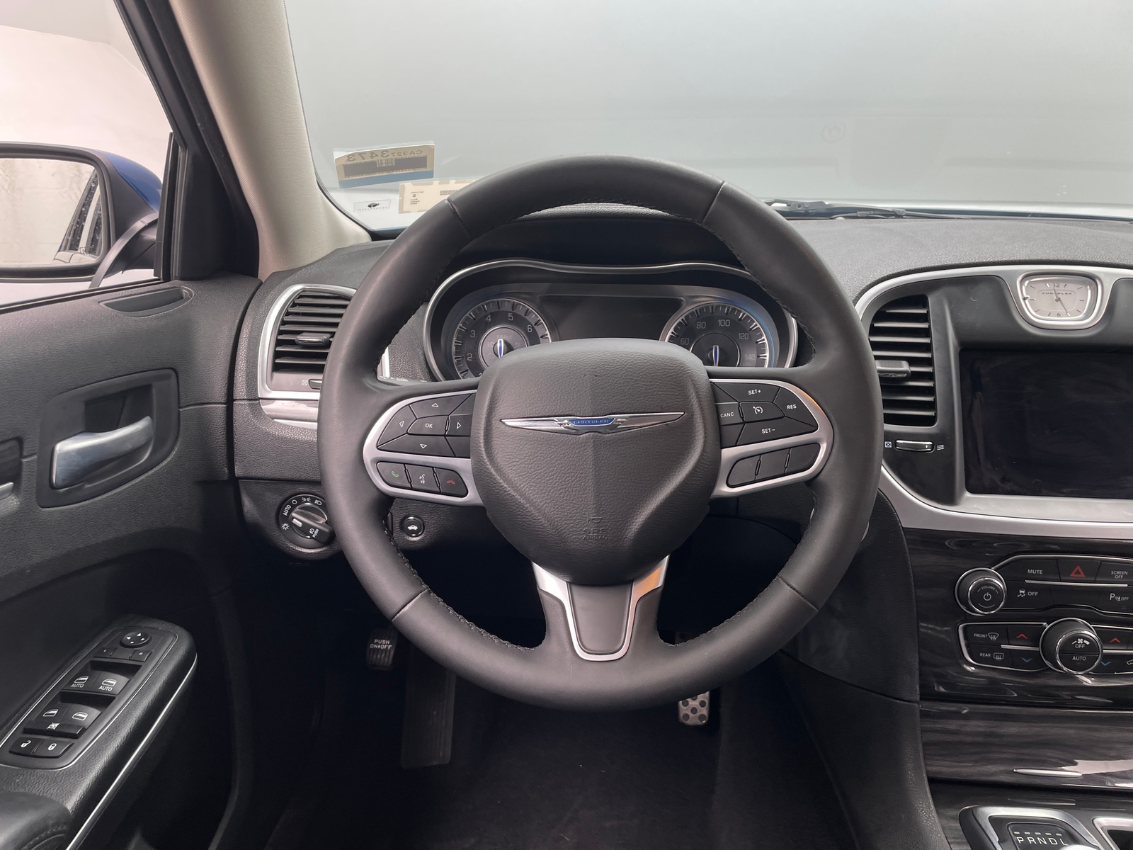 Thumbnail: 2022 Chrysler 300 - 4