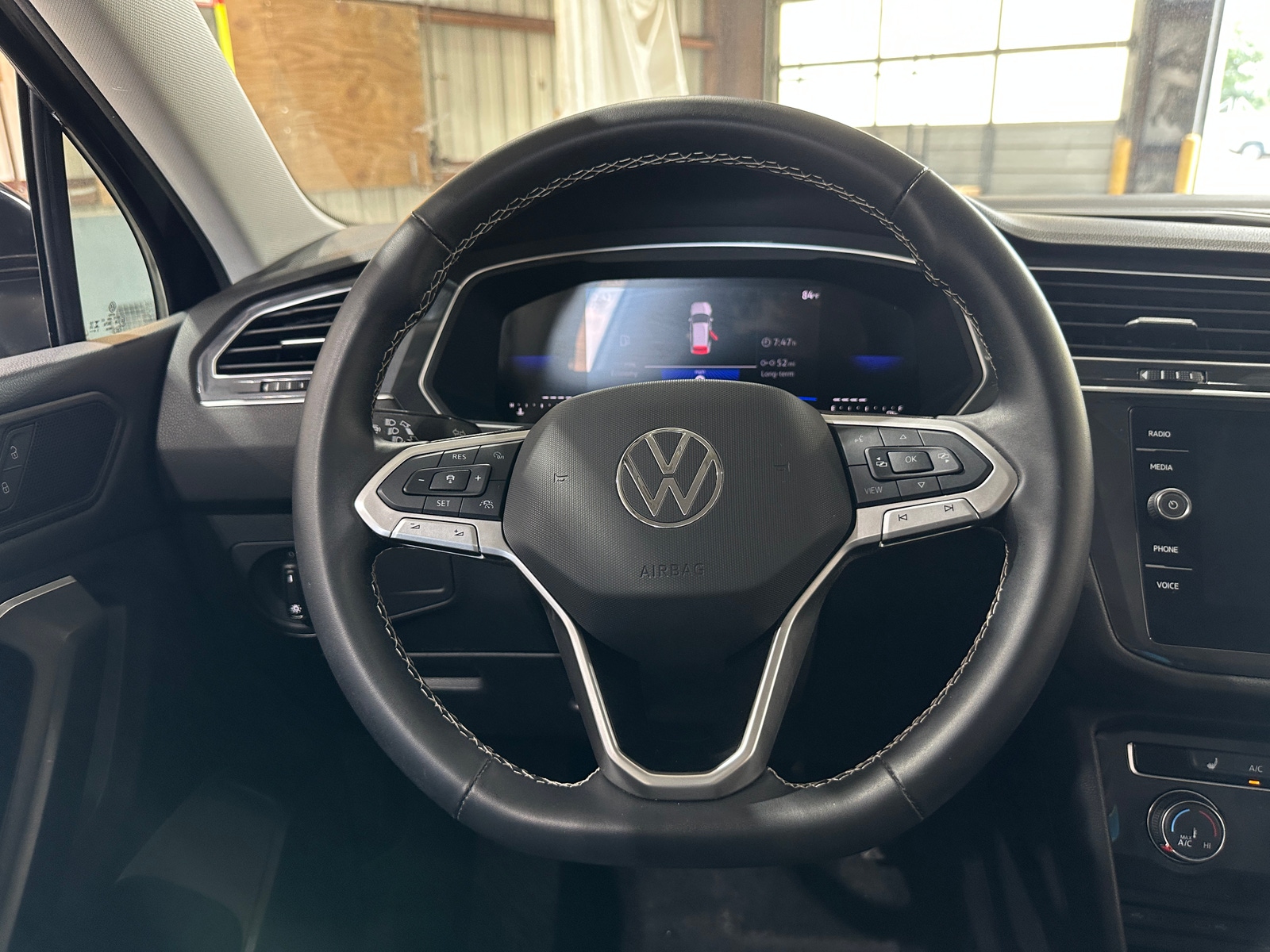 Thumbnail: 2024 Volkswagen Tiguan - 5