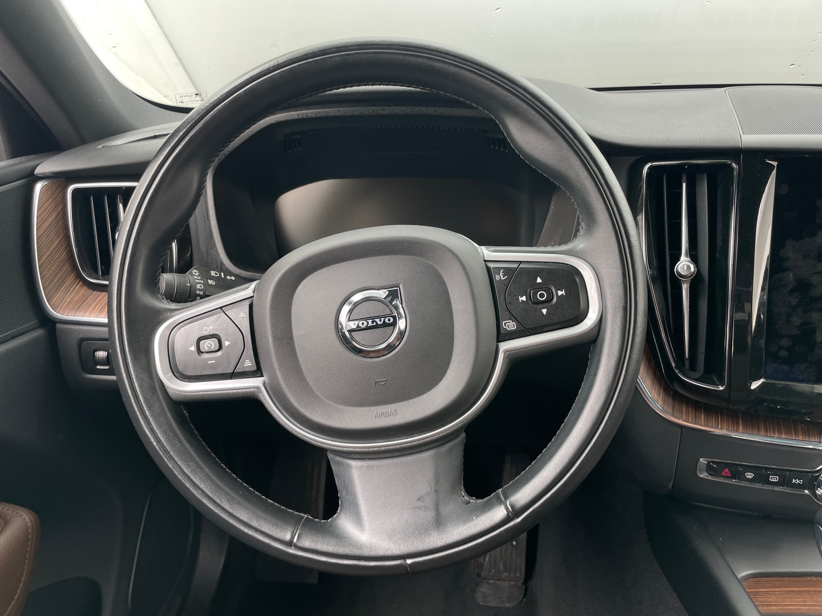 Thumbnail: 2021 Volvo XC60 - 4
