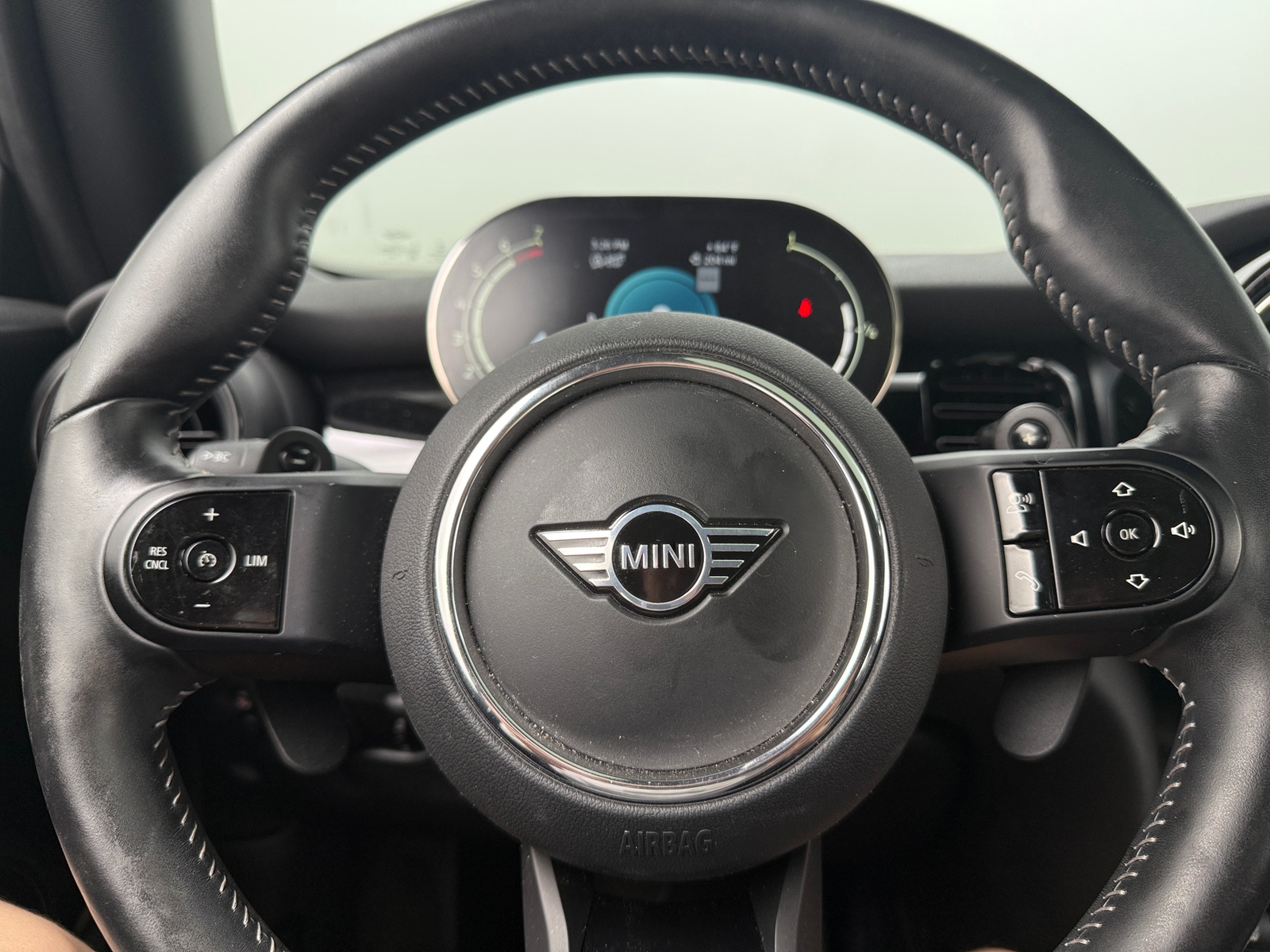 Thumbnail: 2023 MINI Cooper Hardtop - 4