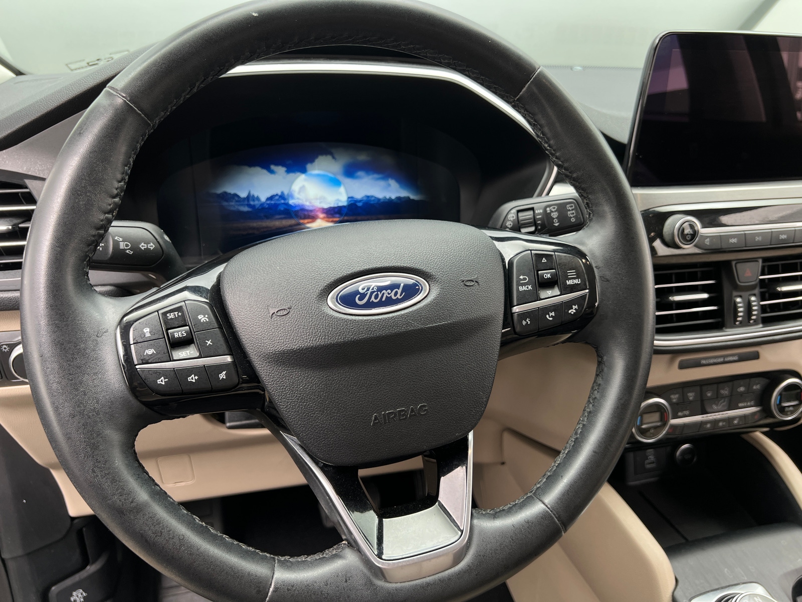 Thumbnail: 2021 Ford Escape - 4