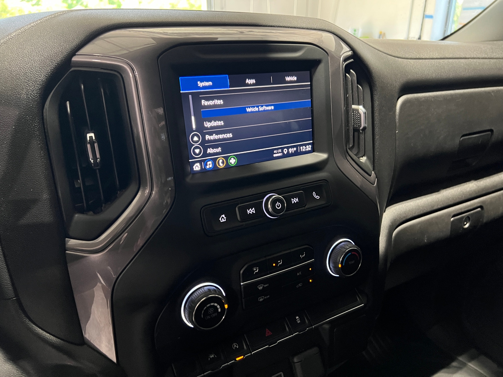 Thumbnail: 2024 Chevrolet Silverado 1500 - 3