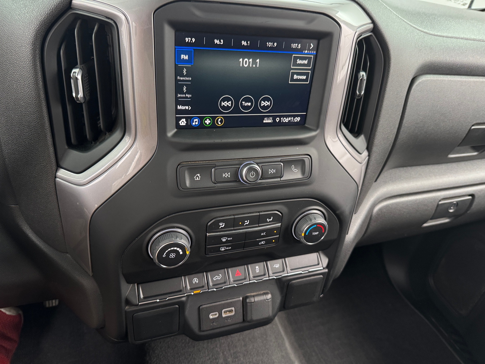 Thumbnail: 2022 Chevrolet Silverado 1500 - 4