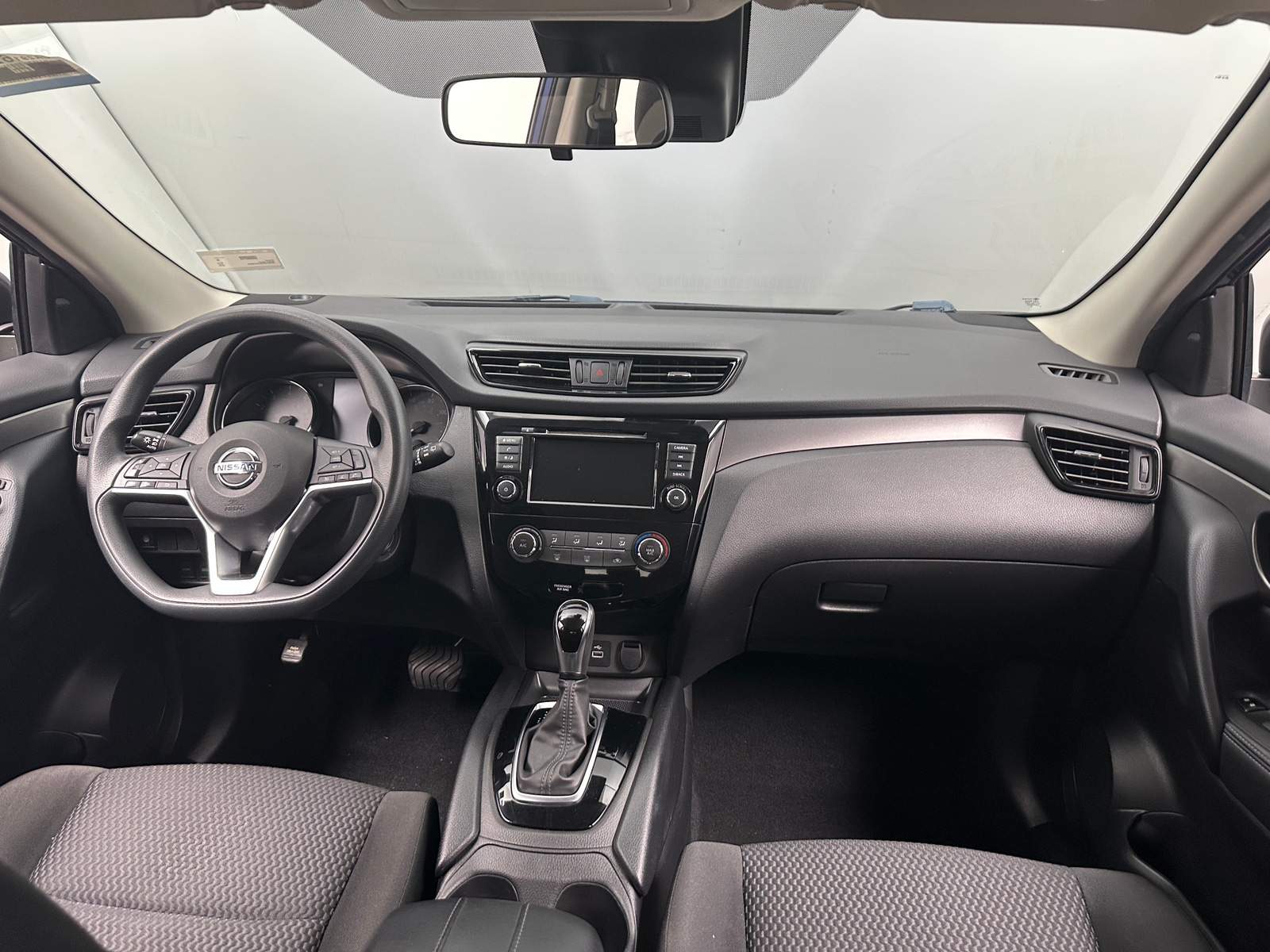 Thumbnail: 2020 Nissan Rogue Sport - 3