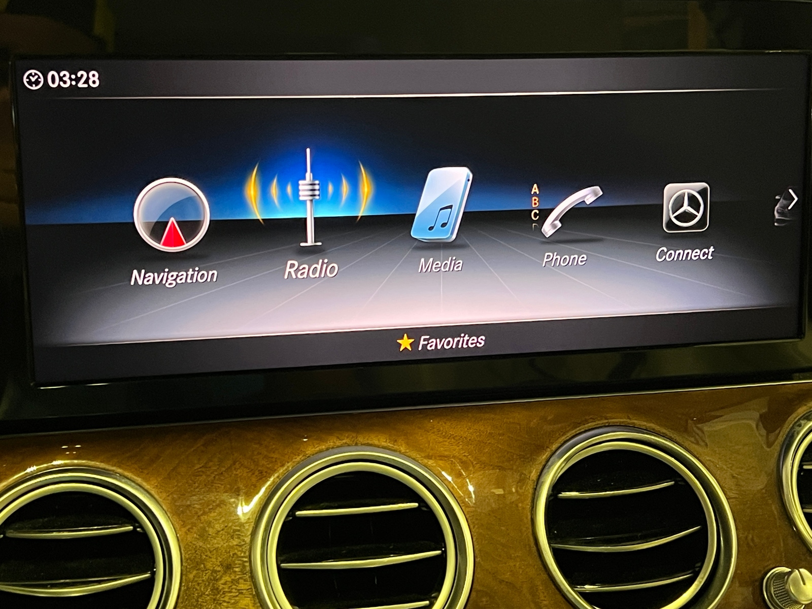 Thumbnail: 2018 Mercedes-Benz E-Class - 3