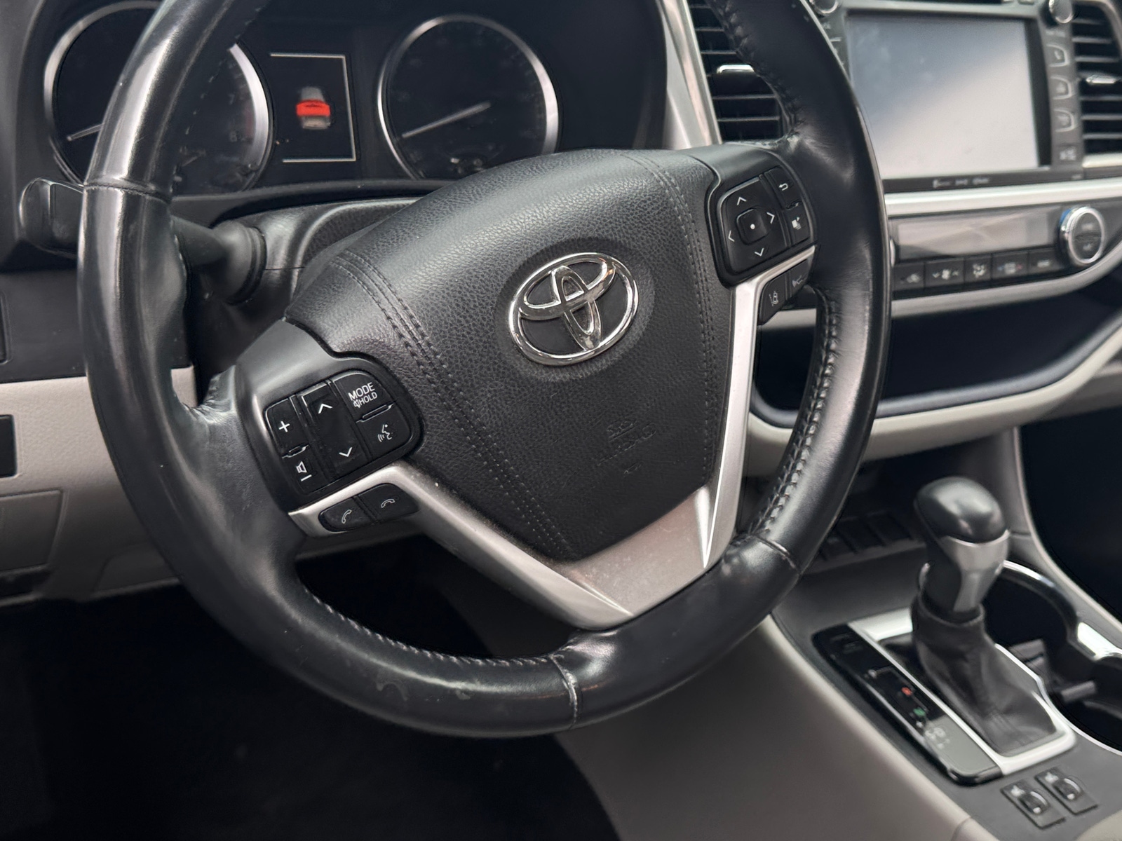 Thumbnail: 2017 Toyota Highlander - 4