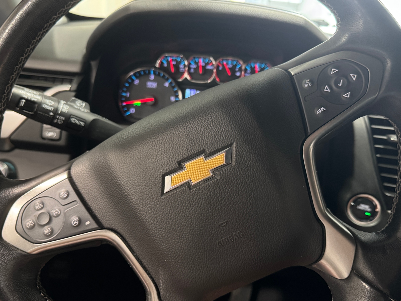 Thumbnail: 2020 Chevrolet Suburban - 4