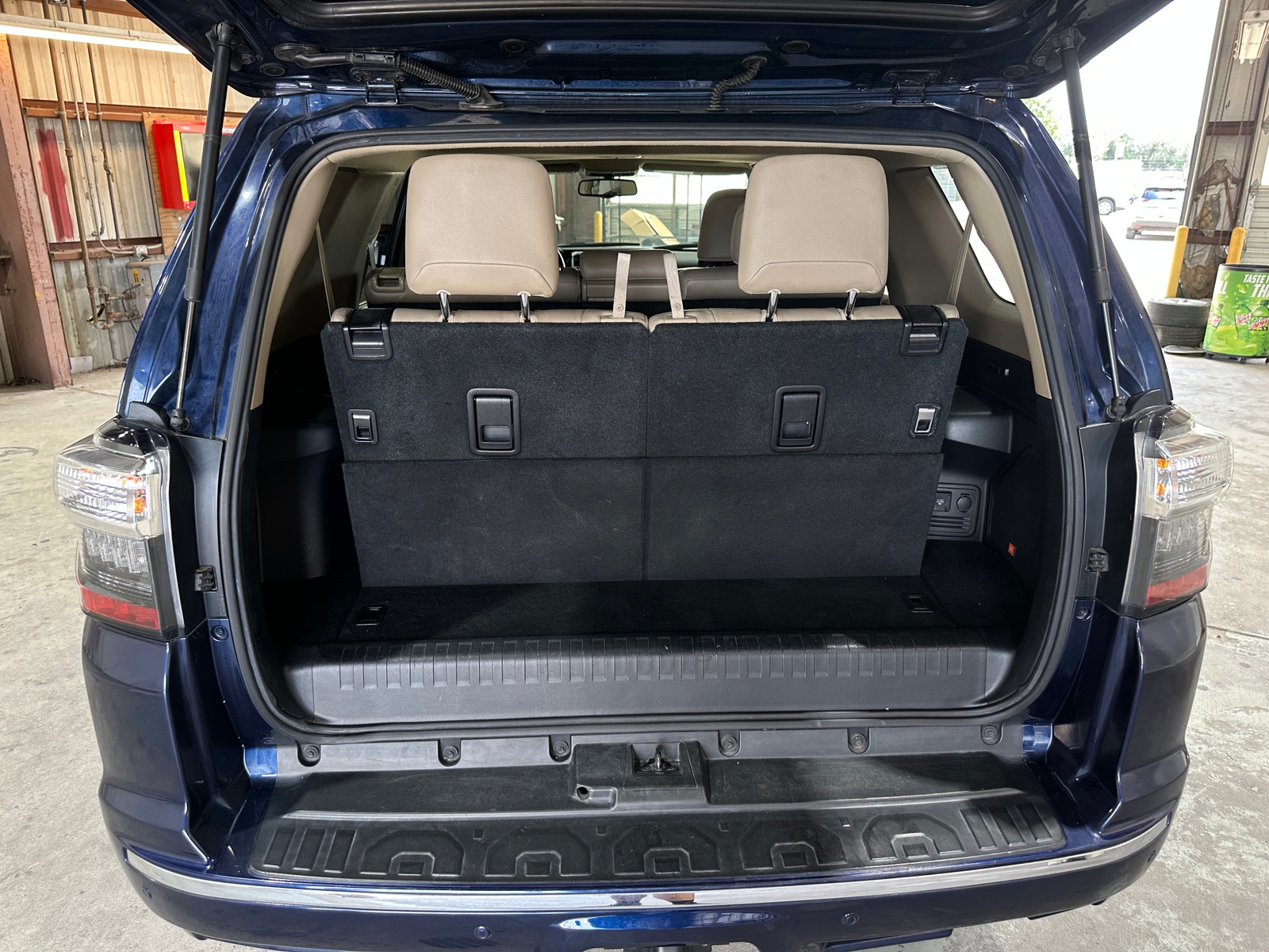 Thumbnail: 2016 Toyota 4Runner - 7