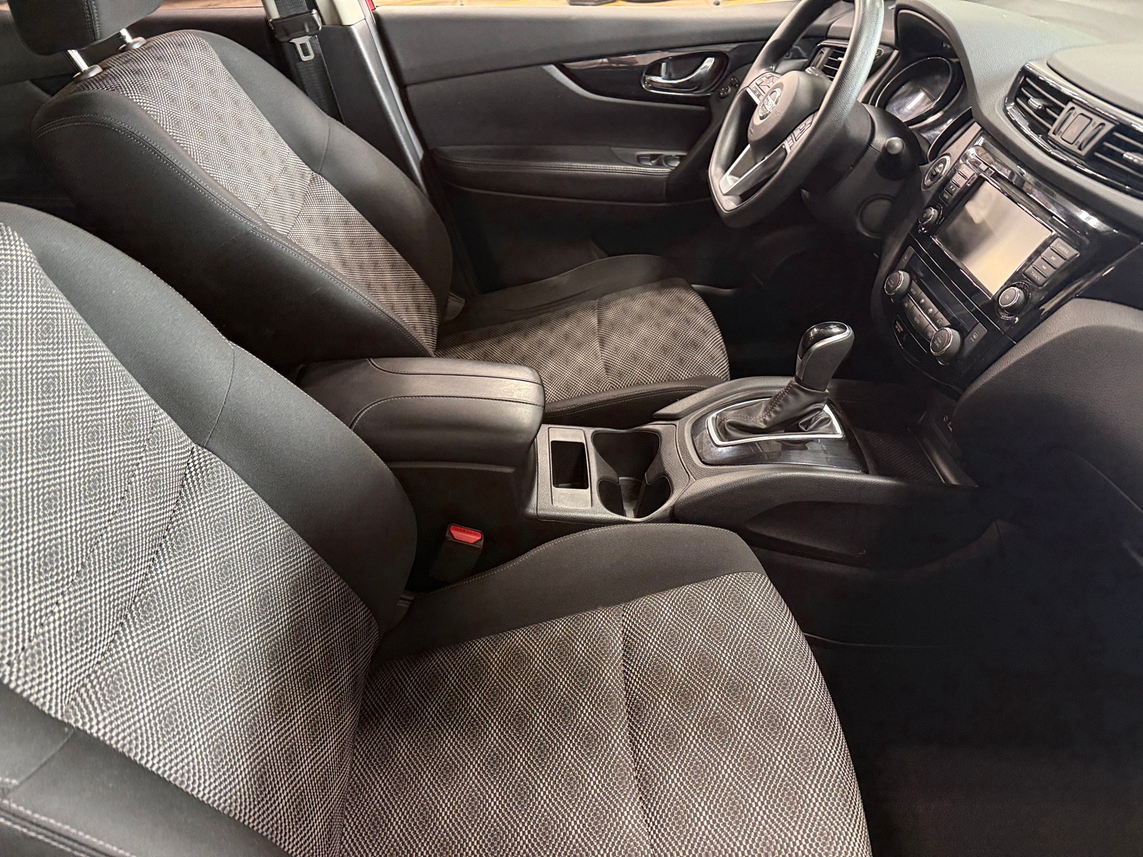 Thumbnail: 2020 Nissan Rogue Sport - 2