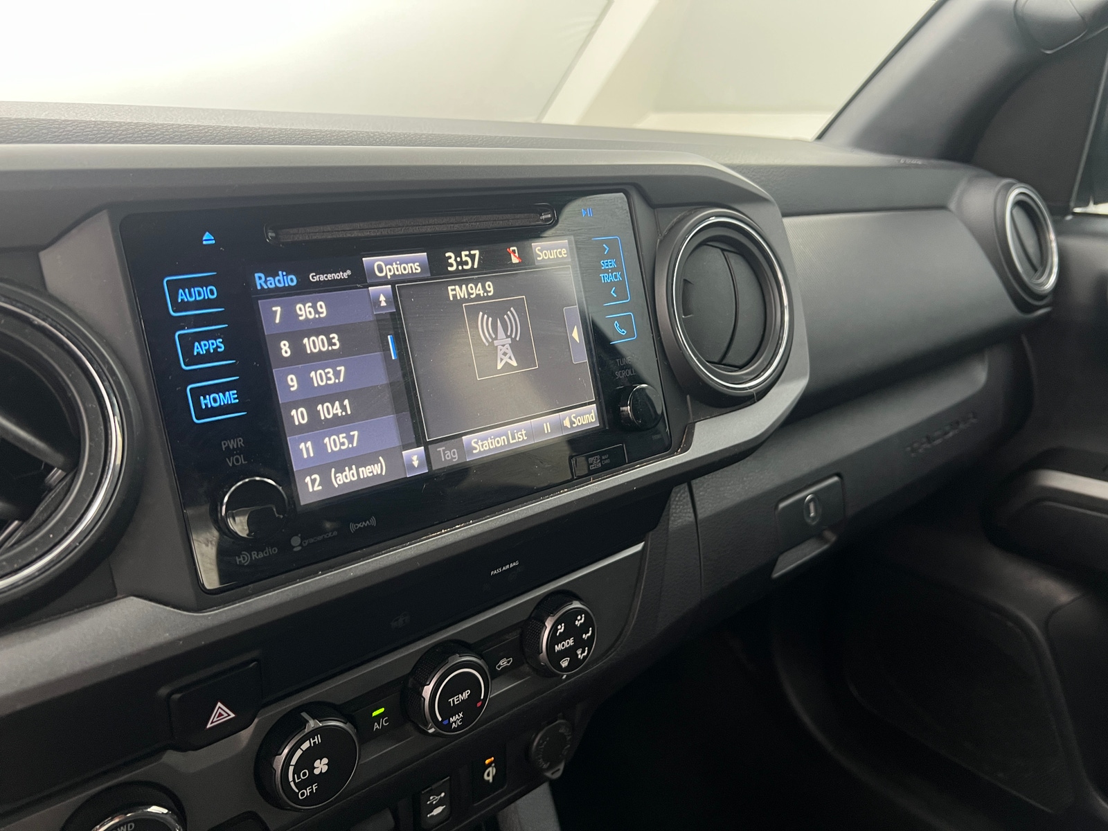 Thumbnail: 2019 Toyota Tacoma - 4