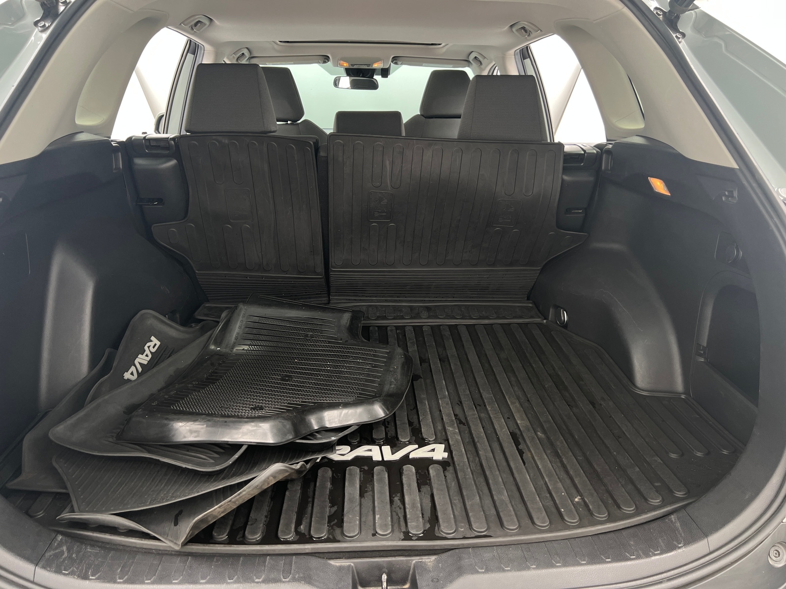 Thumbnail: 2020 Toyota RAV4 - 7